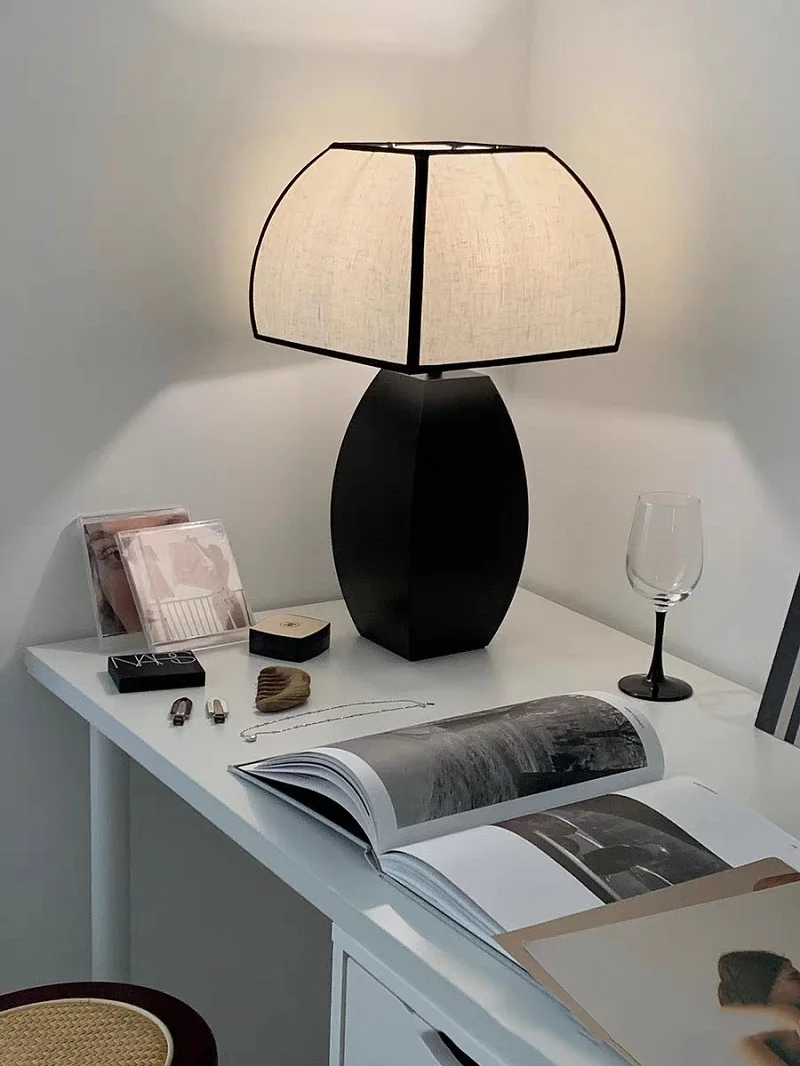 E27 Retro Fabric Square Cover Table Lamp Simple Study Bedroom Bedside Atmosphere Lamp Living Room Decorative Lamps