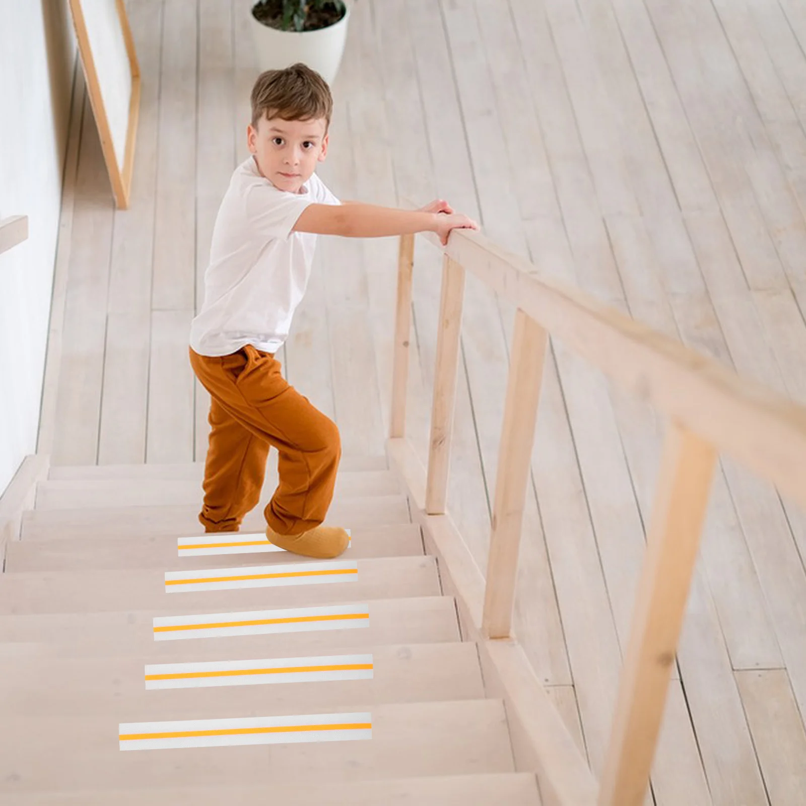 شرائط الدرج غير القابلة للانزلاق تتوهج في شريط أمان عاكس داكن للخطوات والأرضيات للاستخدام الداخلي والخارجي ومضاد للانزلاق #2