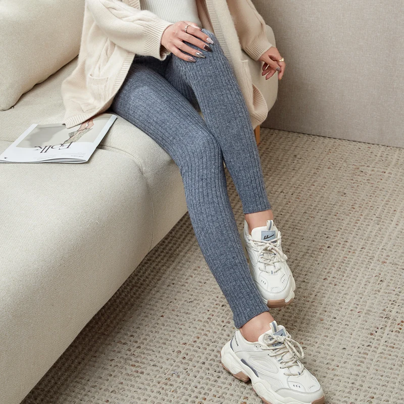 

Кожаные леггинсы женские для спортзала непрозрачные премиальные принты цветные зимние с v-образной талией невидимые затягивающие леггинсы длиной до икры для отдыха с расклешенным низом сексуальные