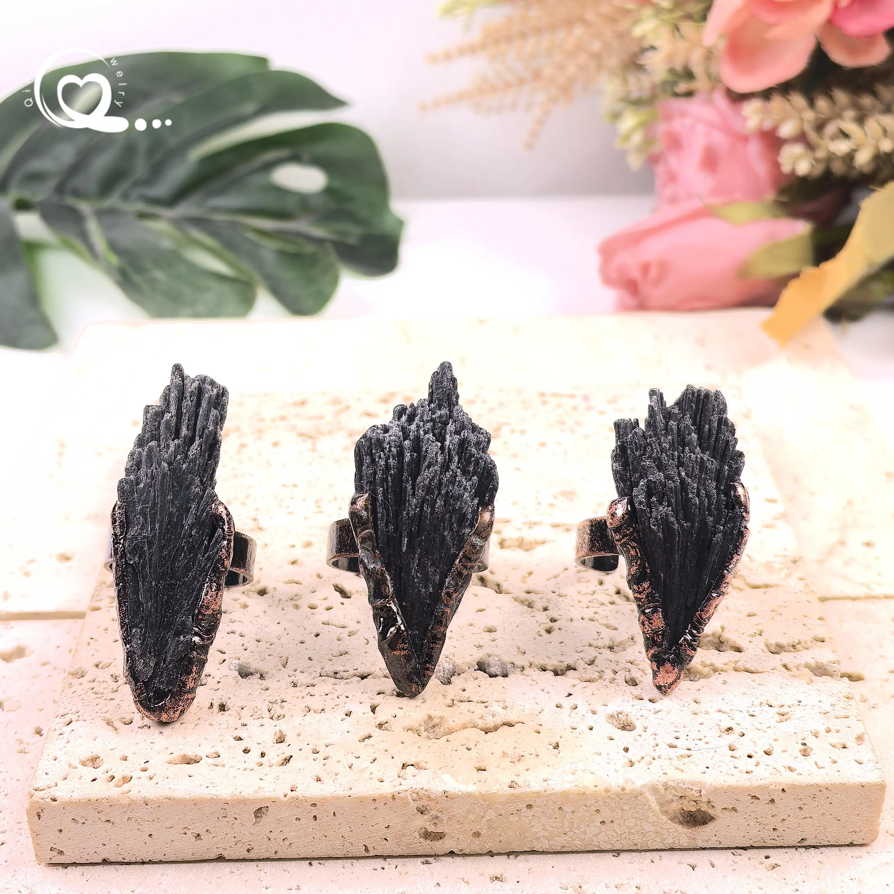 

Raw Black Tourmaline Rings Antique Copper Bezel Natural Stone Healing Crystal Bronze Ring Women Boho Jewelry Dropshipping,QC4241