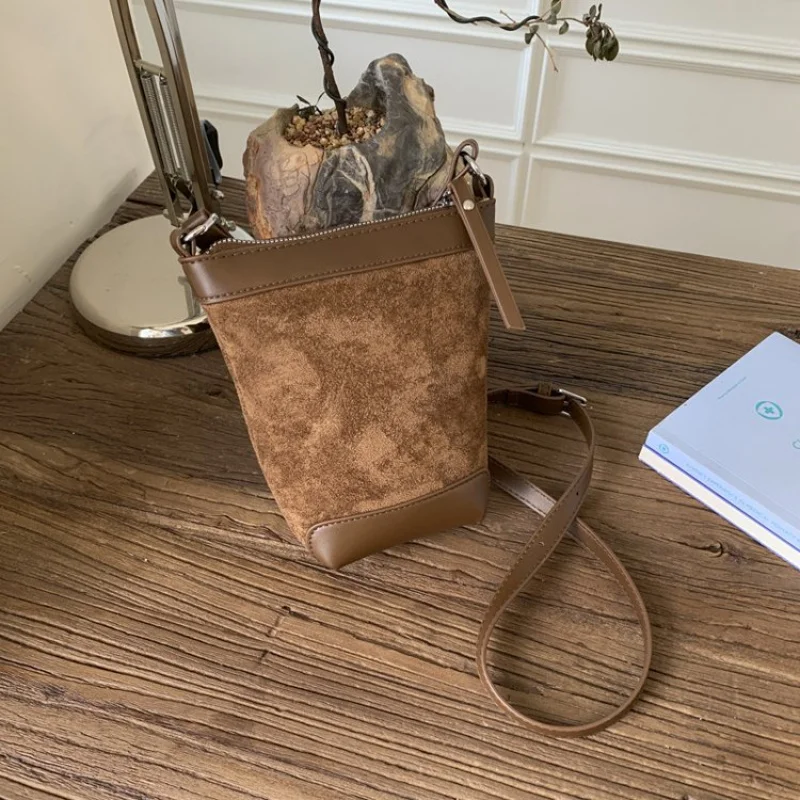 

Роскошная дизайнерская большая сумка для женщин из кожи премиум-класса со структурированной формой для элегантного профессионального стиля