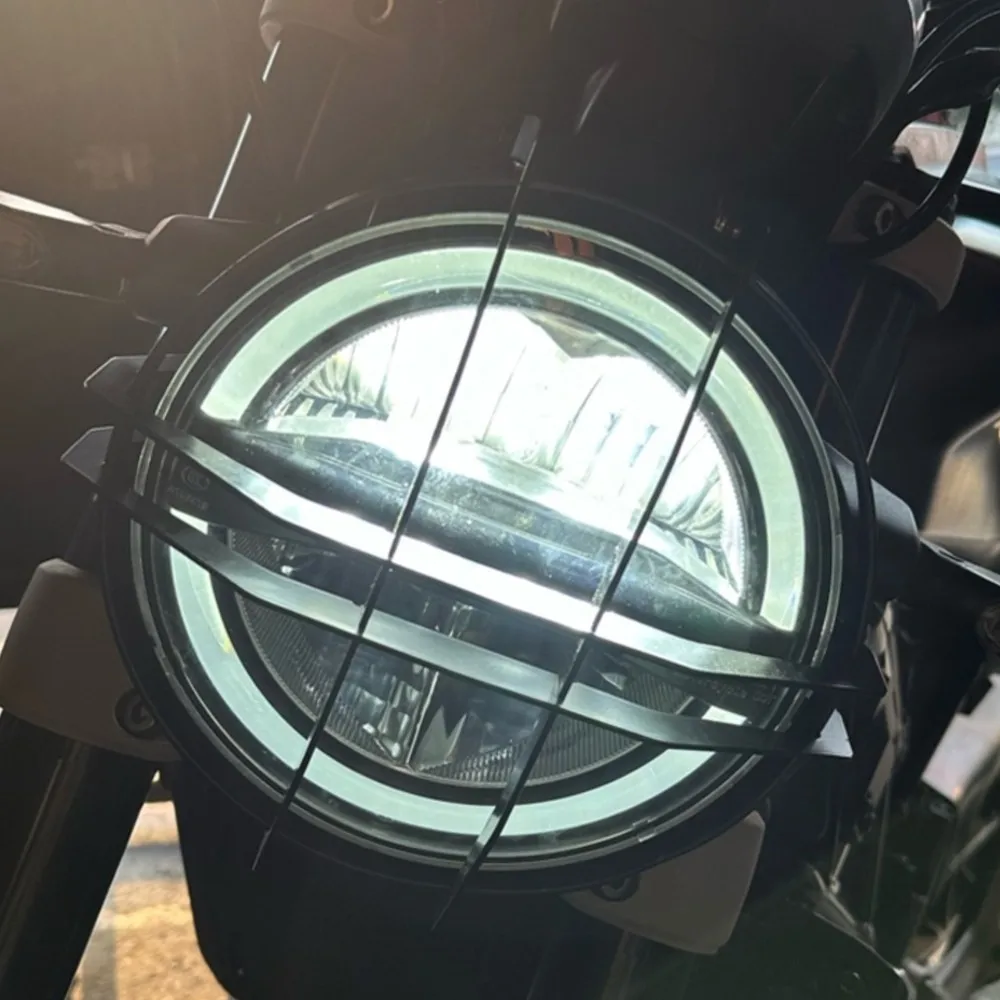 واقي علوي للدراجات النارية Husqvarna Svartpilen 401/250 - close-up view