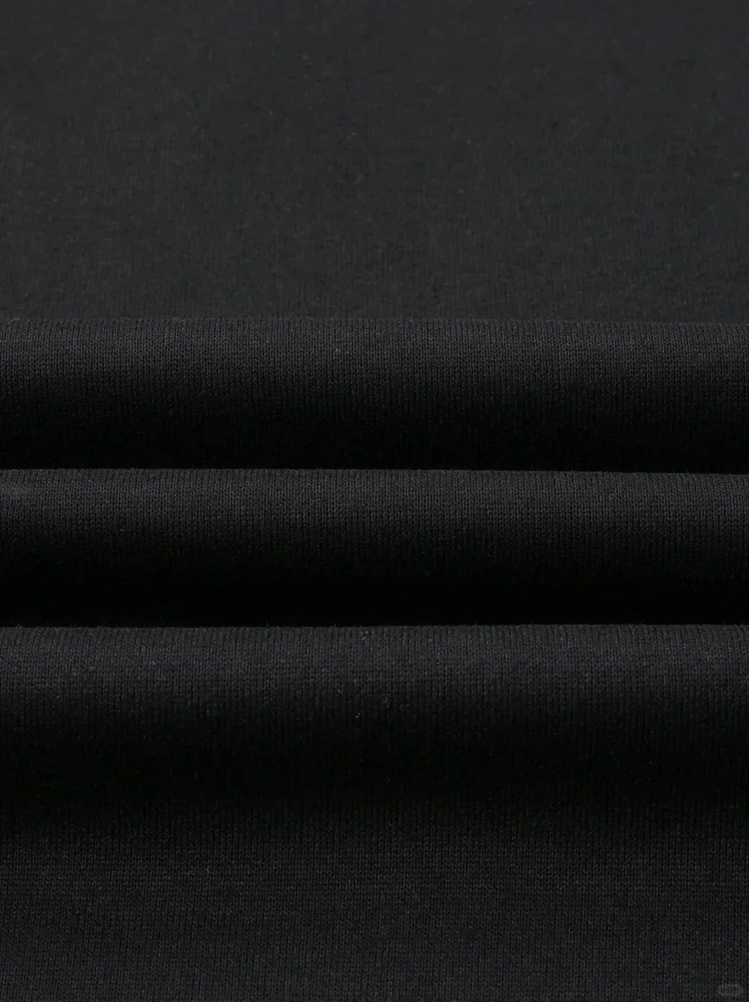 سترة نسائية بقلنسوة عصرية مطبوعة لعيد الميلاد من ديزني متعددة الاستخدامات ومريحة بأكمام طويلة وجيب الكنغر