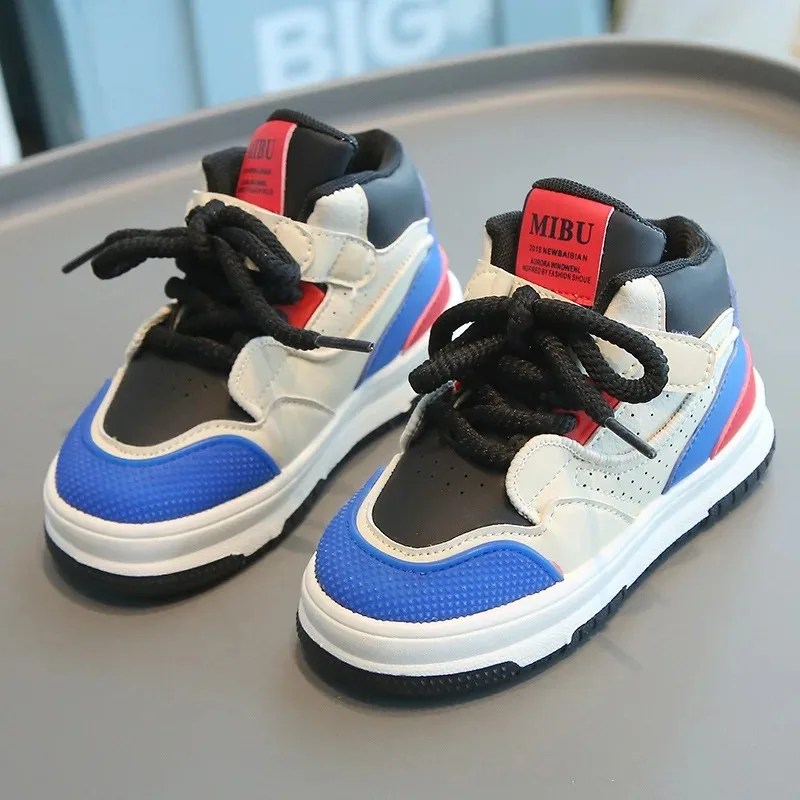 

Детская весенне-осенняя повседневная обувь для мальчиков, спортивная обувь с высоким берцем и цветными блоками для девочек, белые туфли на мягкой подошве со шнуровкой спереди