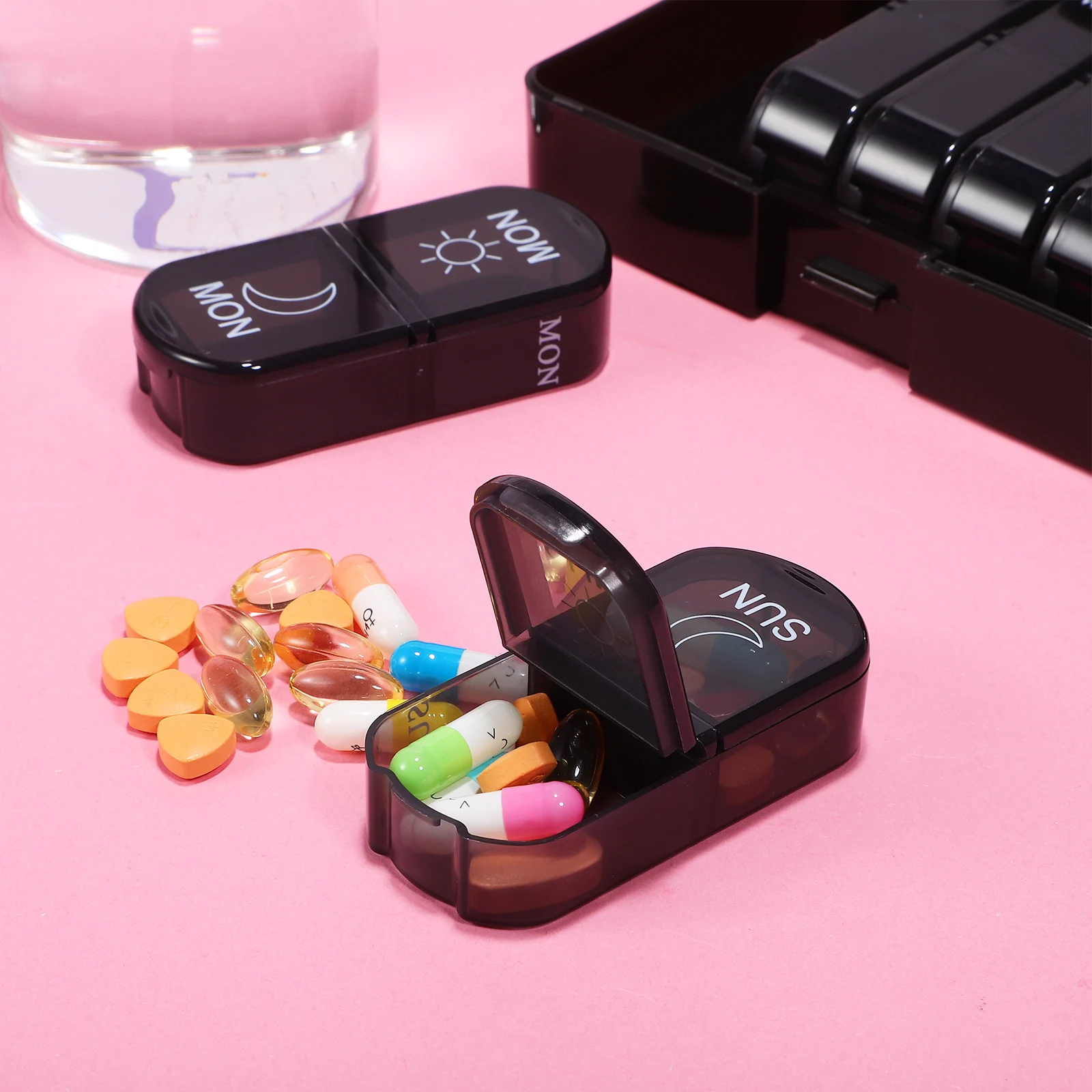 

2 шт. еженедельный органайзер для таблеток, портативный портативный 7-дневный органайзер для таблеток, красочный органайзер с отделением, прочный футляр для лекарств