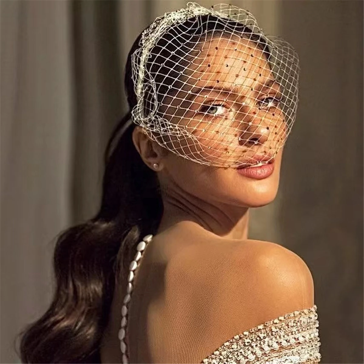 Face Veil Bridal Simple Blusher Veil Rhinestones Elegant Bride Veil Detachable Birdcage Veil on the Face Black White Party