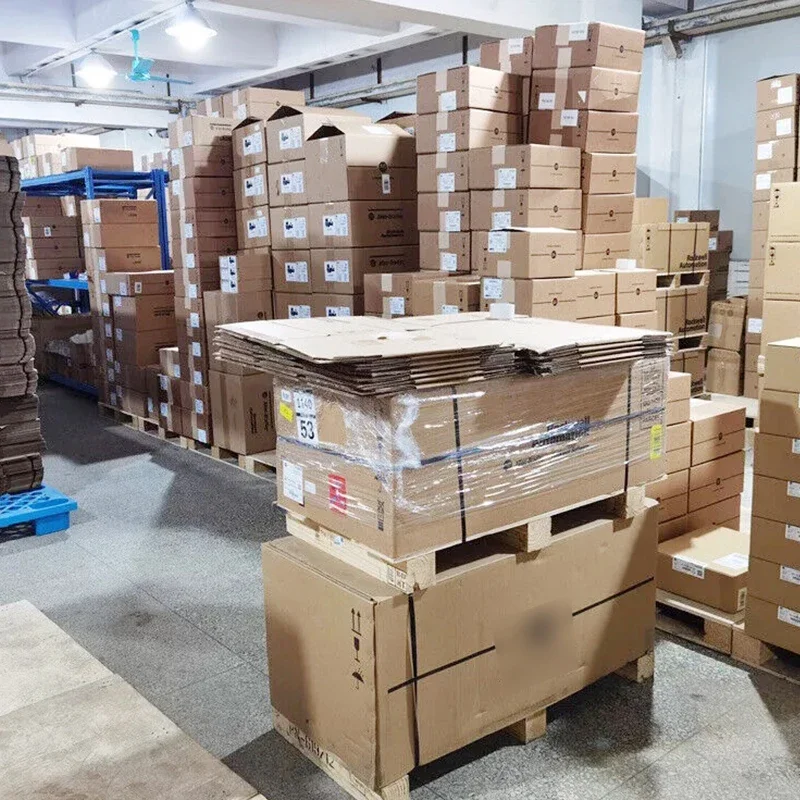 새 상품 미개봉 100% 정품 LENZE EVS9324-ES 서보 인버터 3.0KW 480VAC 9300 시리즈