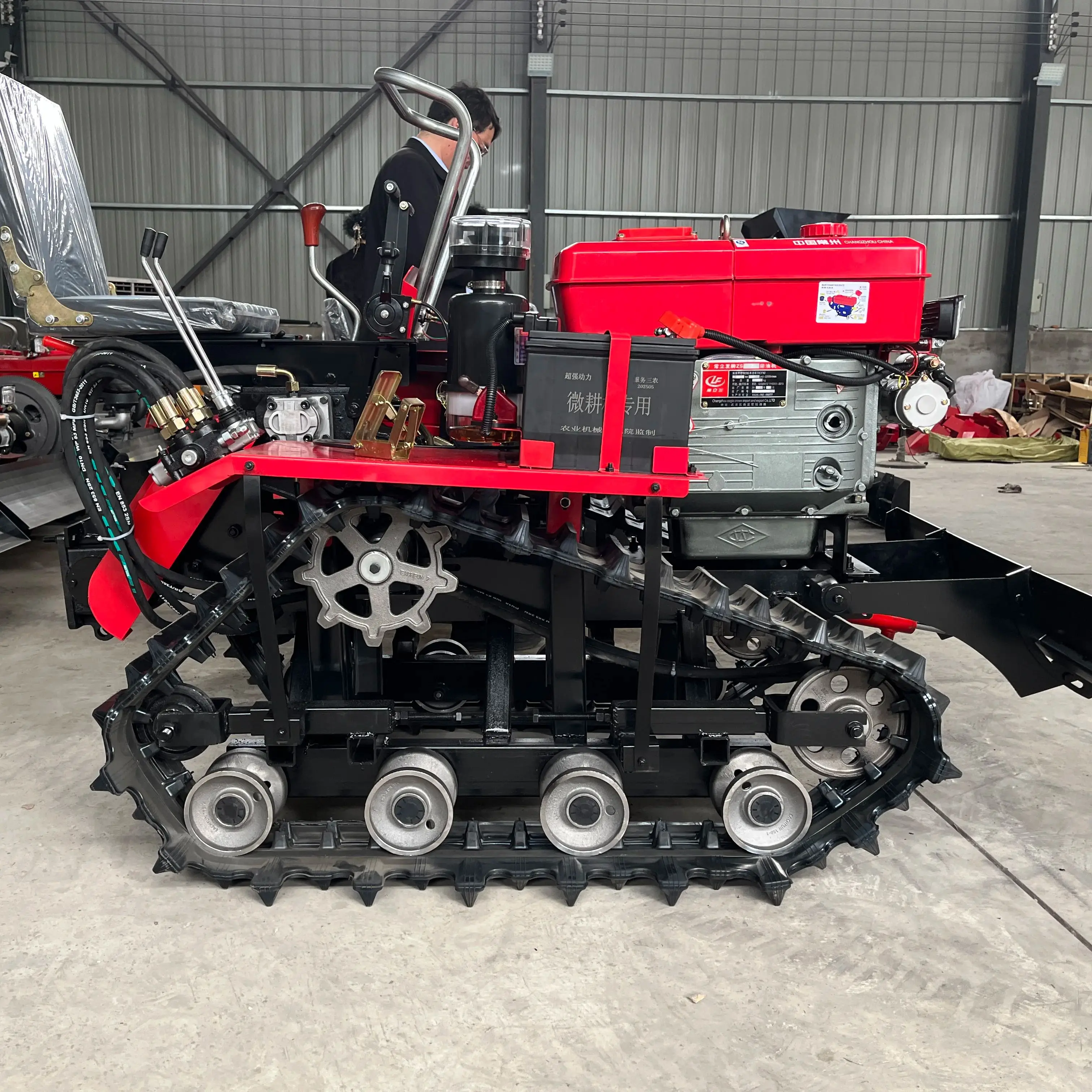 بستان زراعي الأكثر مبيعًا في المصنع، محراث دوار متعدد الوظائف 25Hp 35hp، جرار زاحف منخفض التكلفة