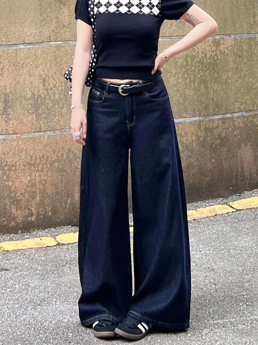 High Waist Loose Fit Deep Blue Slim Straight Denim Jeans Retro Style Mid-Rise Casual Wear Summer Season Ladies Fashion