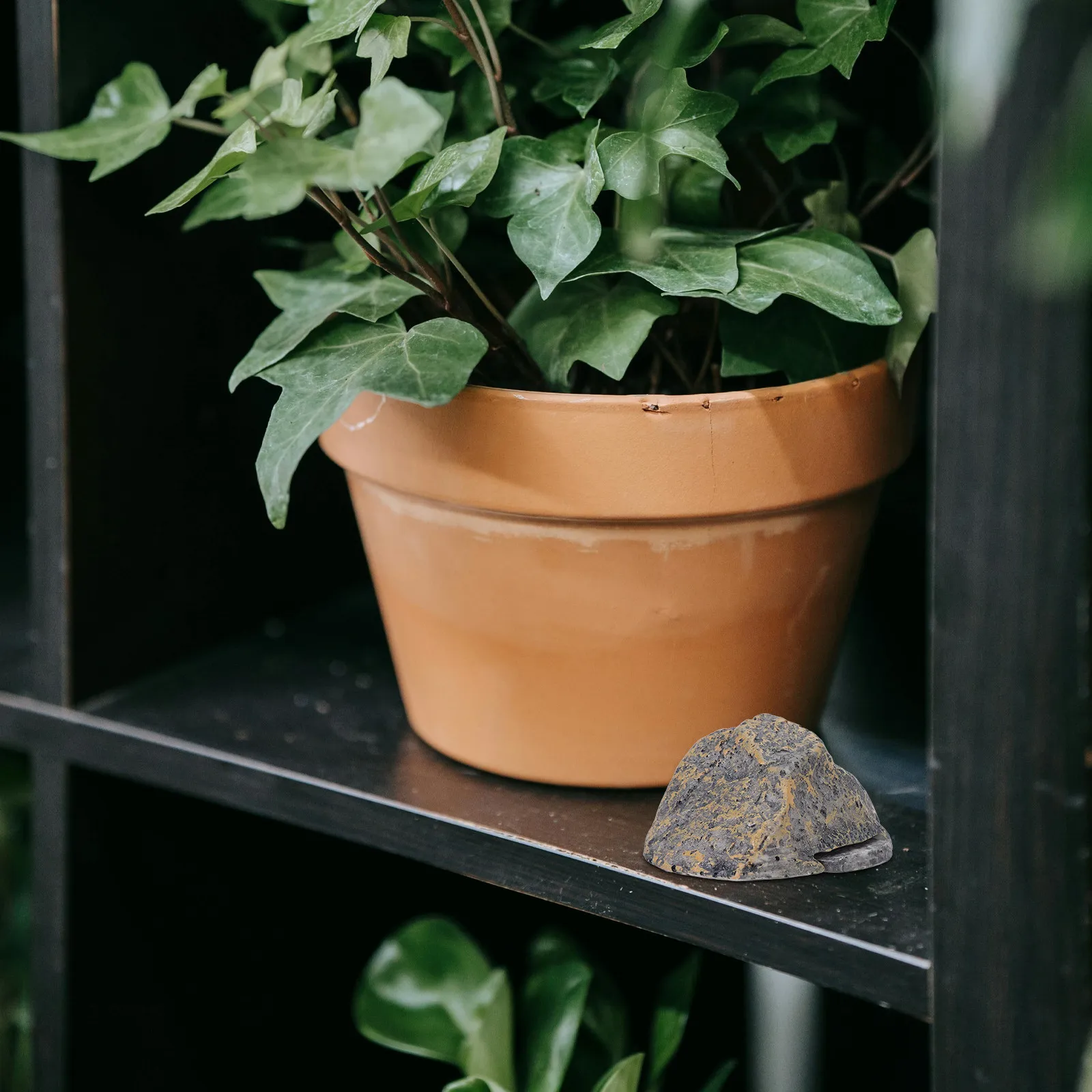 Resin Waterproof Fake Stone Key Hider Rock Outdoor Hidden Key Box Garden Porch Backyard Decorative Storage Outdoor Stone Statue