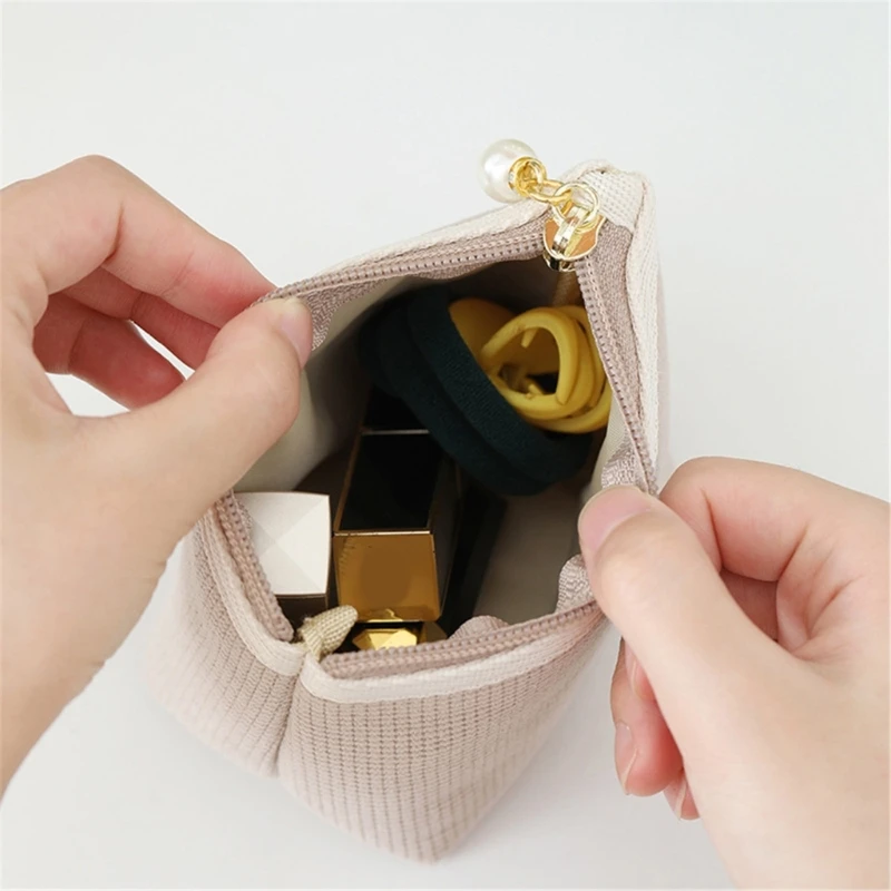 Convenient Makup Bag Storage Cosmetic for Travel and Daily Use