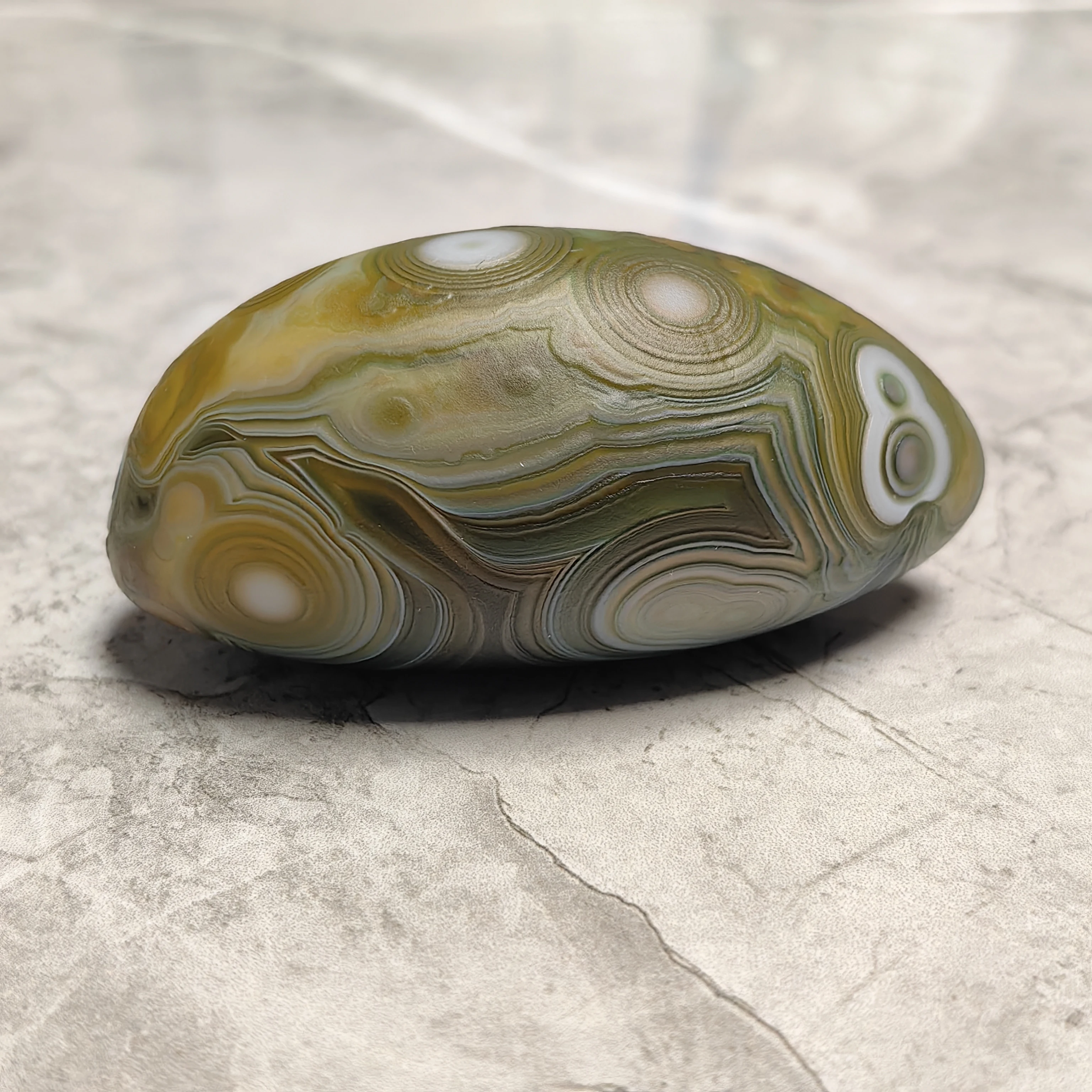 Pure Natural Gobi Texture Eye  Agate Palm Stones with The 8 Character Pattern Symbolizing Wealth Home & Office DIY Decoration