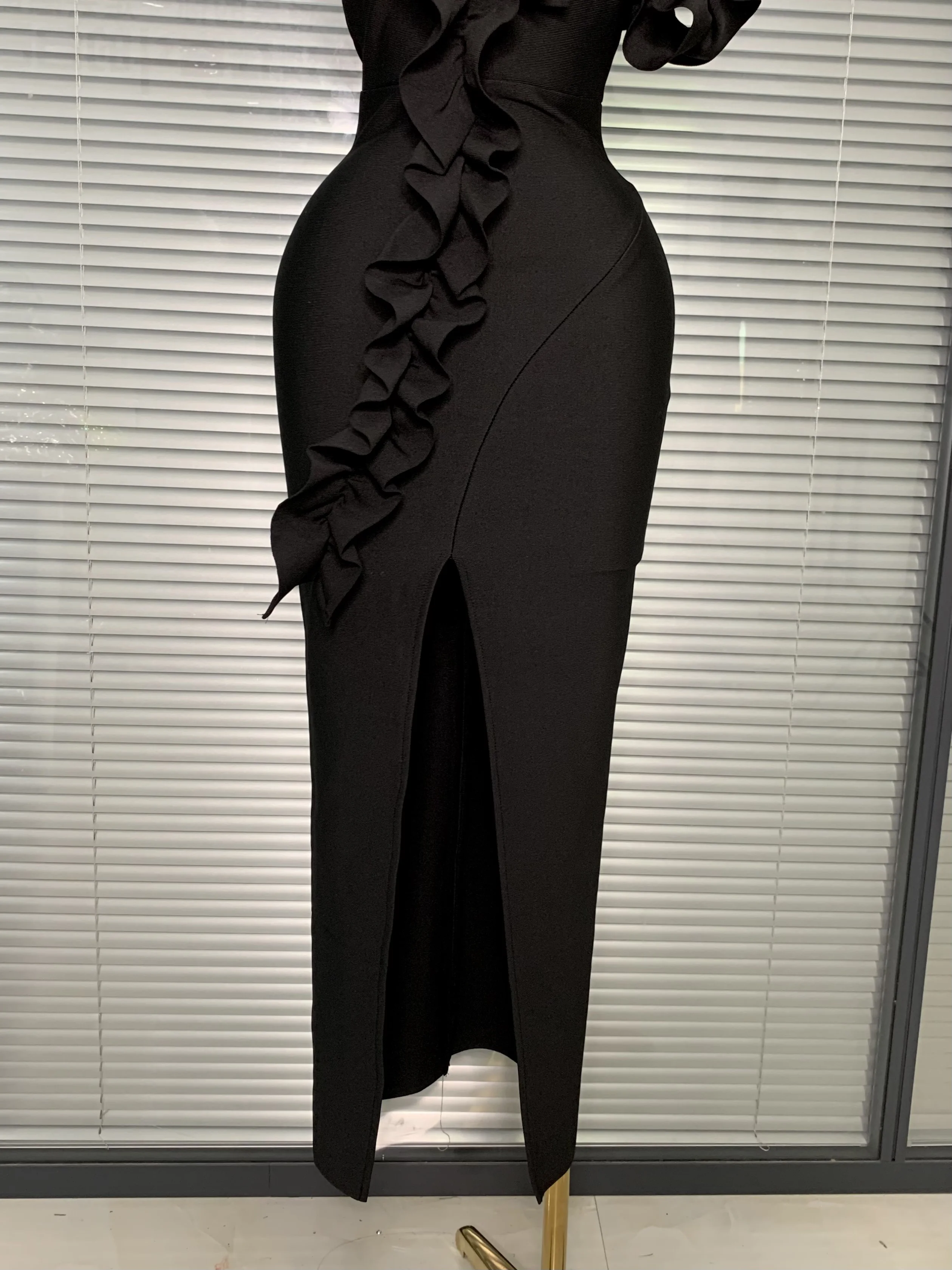 المرأة مثير أسود واحد الكتف الأزهار ميدي Bodycon ضمادة فستان شارع العليا أنيقة فستان حفلة المشاهير