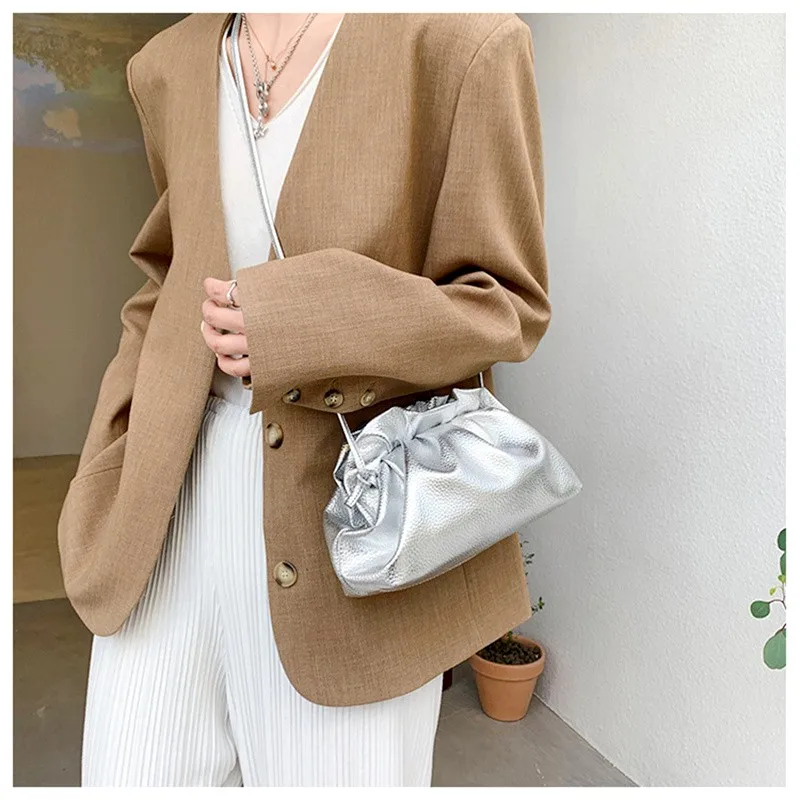 Light Luxurious Cloud Bag for Women Leather Hobos Retro Crossbody Bag New Small Phone Bag Design Clutch Clip Bags Female Bolsa