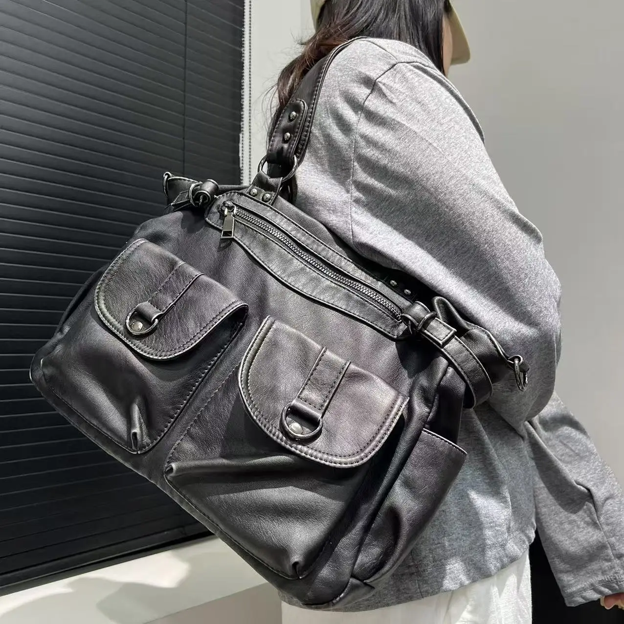 

Ladies' fashionable hot girl vintage tote bag with large capacity Y2K washed vegan leather single shoulder crossbody bag