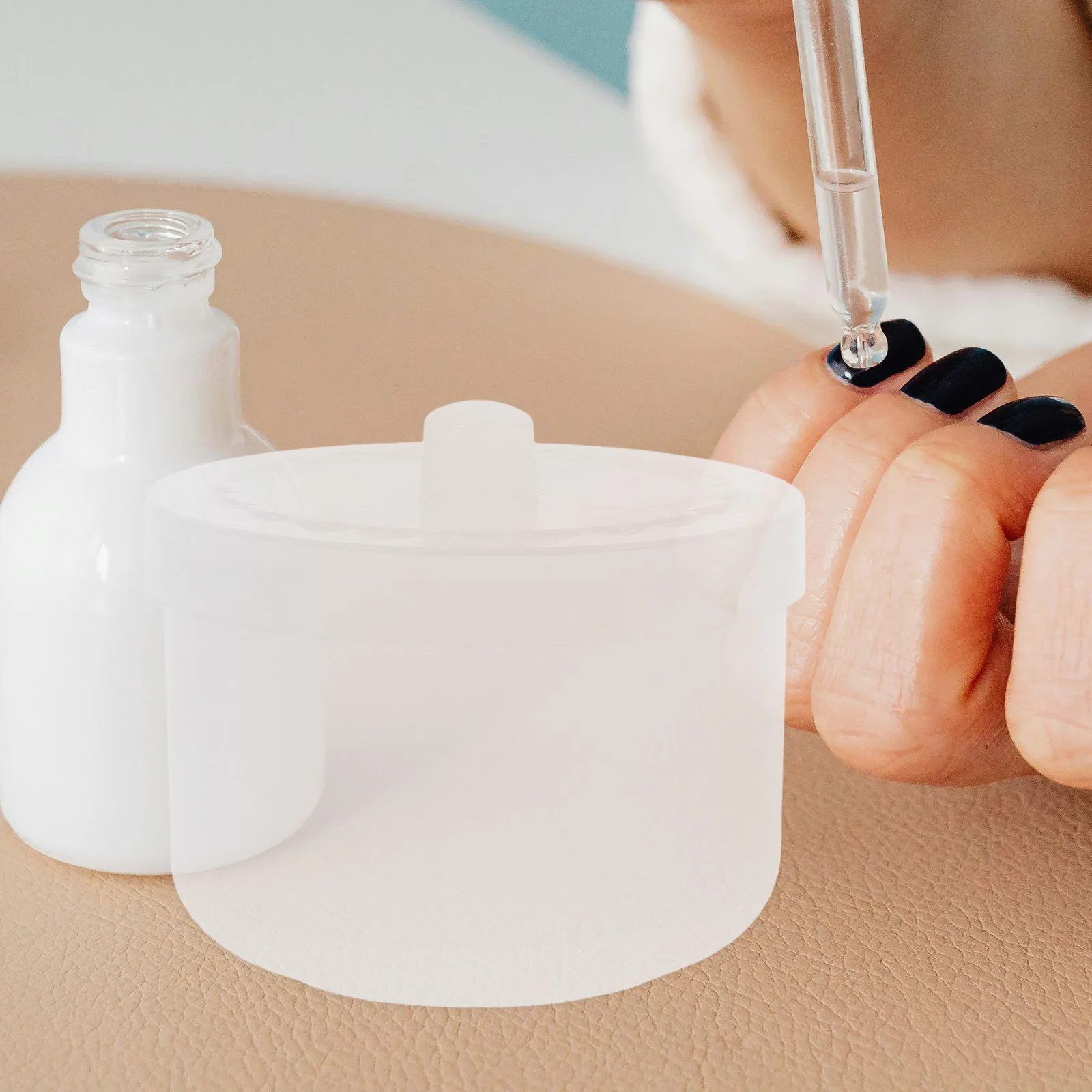 2Pcs Nail Tool Cleaner Box Plastic Durable Manicure Tool Soaking Tray Sterilizer Case for Nail Art Tools Tweezer Cleaner