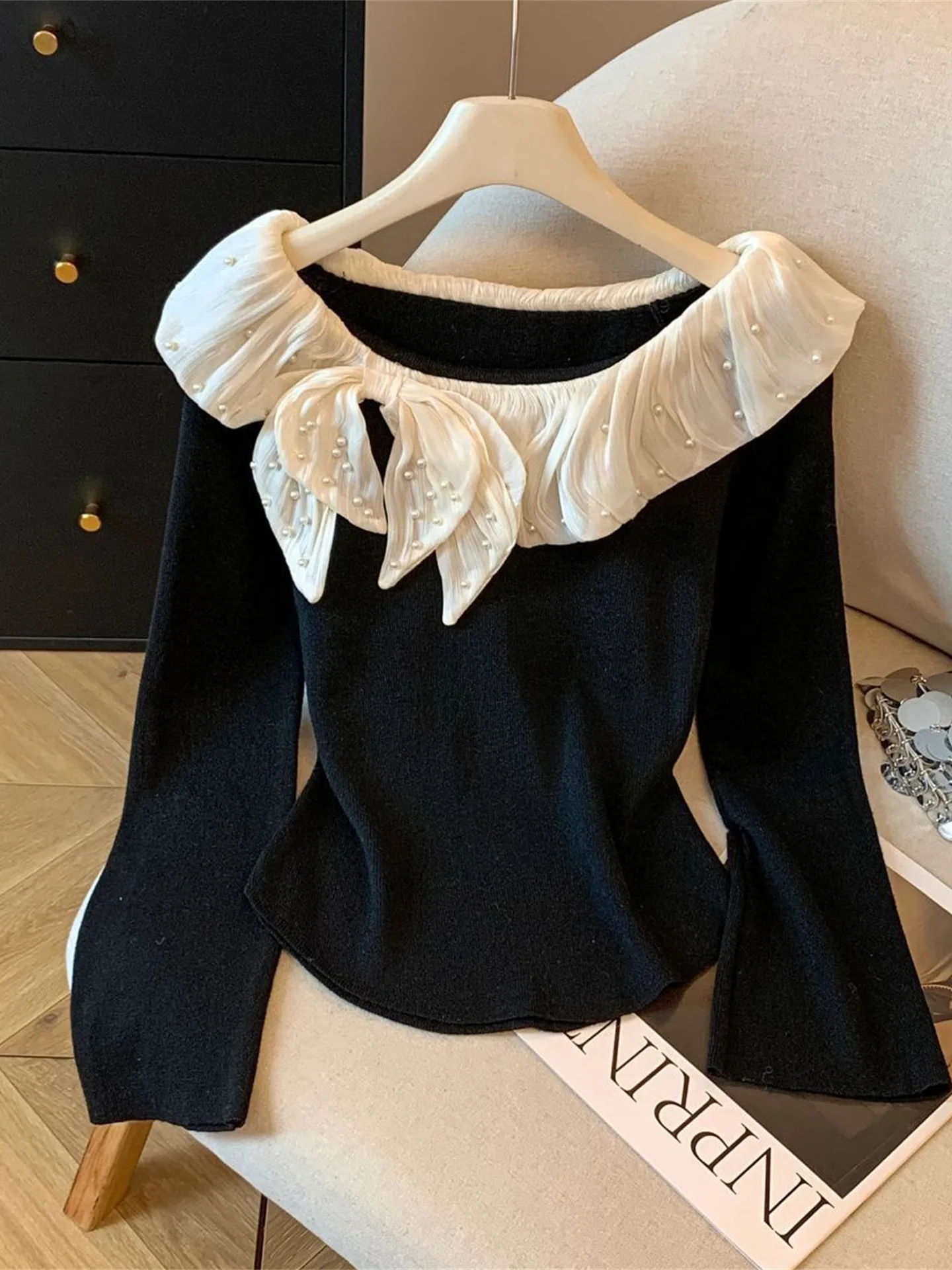 

Sexy Pure Desire One-oulder German Velvet Knitted Sweater Women's Autumn Winter New Design Ele Bead Lace Splicing Top