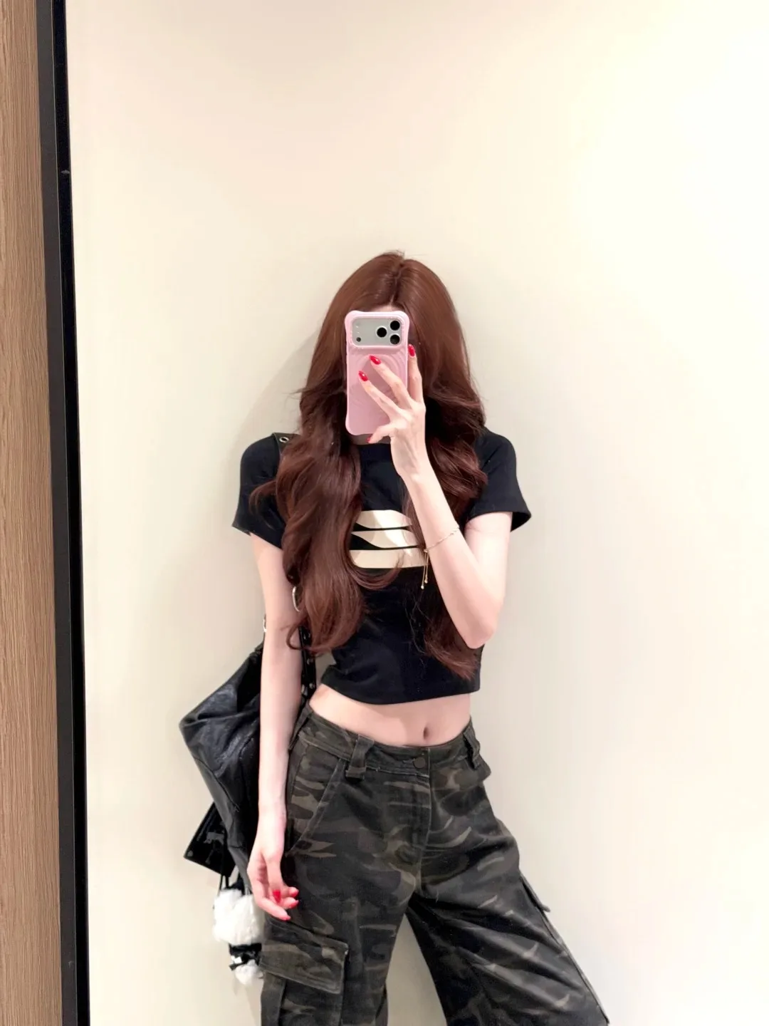 American Style Short Sleeve Slim Fit Women's T-shirt Black Waist Cinching Shoulder Width Regular Cotton Blend Summer Top