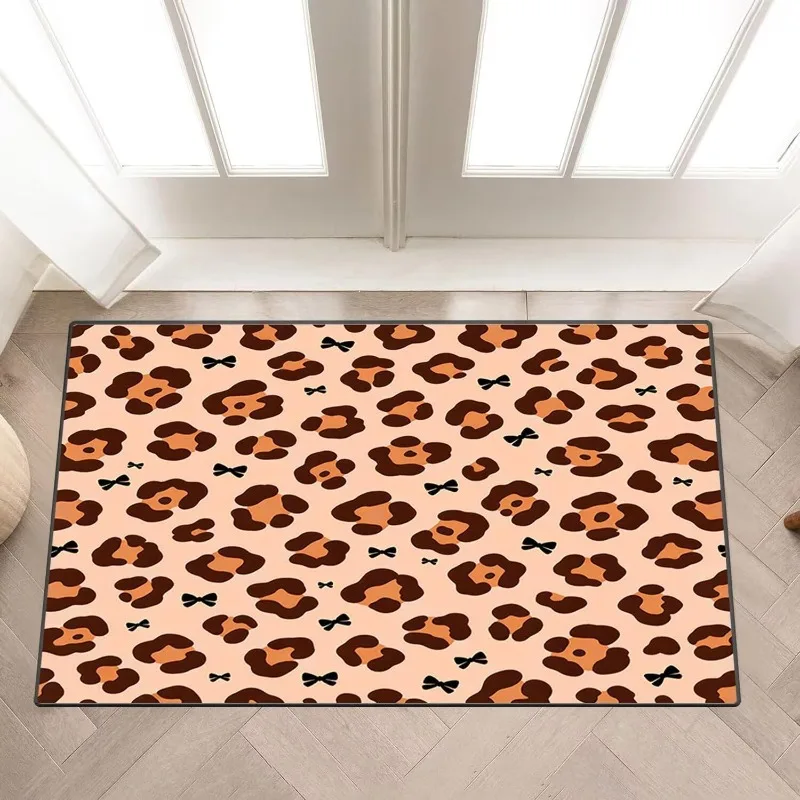 Fashion Leopard Spotted Doormat Cute Black Bow Pattern Welcome Floor Rug Stylish Animal‑Skin Entrance Mat for Indoor Entryway