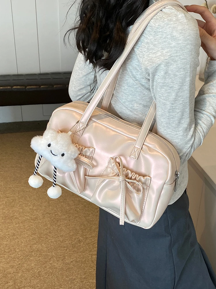 This Year's Popular Boston Bag Women Large Capaci 2024 New Casual Shoulder Underarm Bag Design Sense Pillow Bag