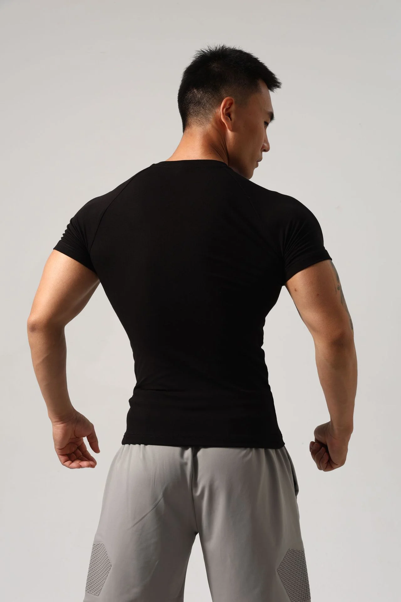 New Men's Super Elastic Fitness Sportswear, Comfortable, Breathable, Sweat-absorbing and Sweat-wicking Tight-fitting Clothes