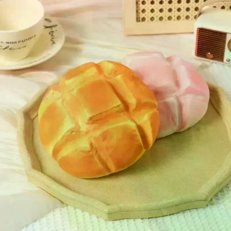 Simulation Pineapple Bun Shaped Squeeze Toy Super Soft Slow Rebound For Stress Relief Kids Party Favors Creative Gifts