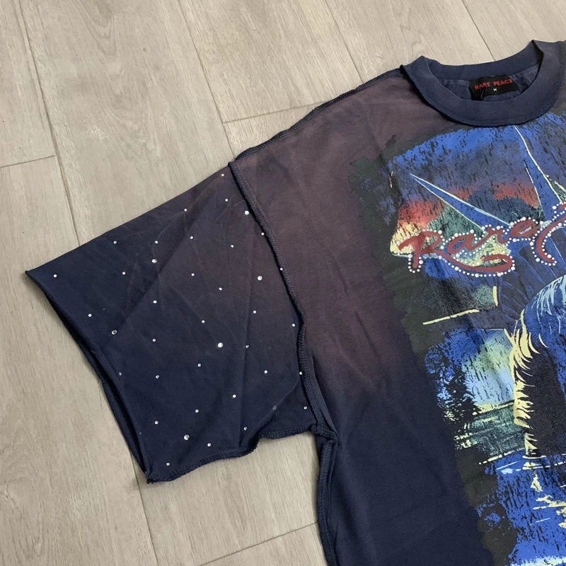Hiphop Oversize RARE PEACE Tshirt Cotton Summer Crushed Diamond Patchwork Short Sleeve Men Women Distressed Graffiti Print Tops