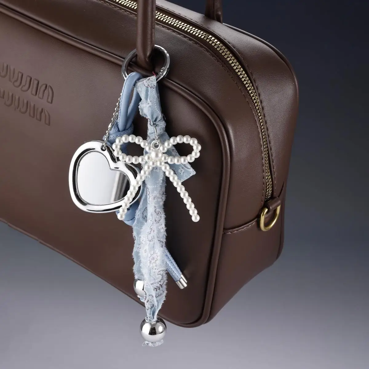 

Simple and versatile classic blue patterned bow pearl accessory keychain bag buckle and pendant