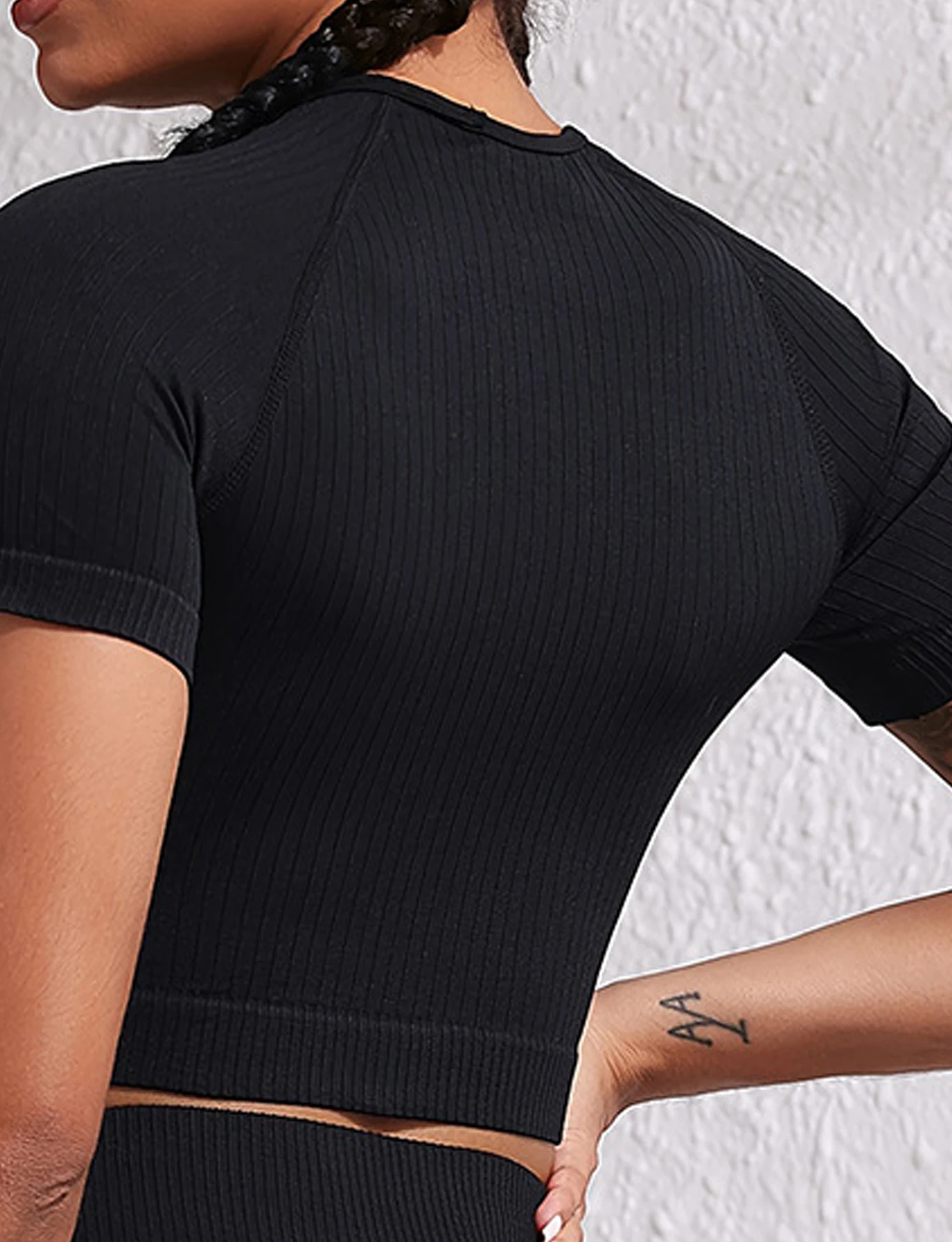 Formal: The versatile, form-fitting, quick-drying workout top suitable for yoga, running, pilates, and other sports activities.