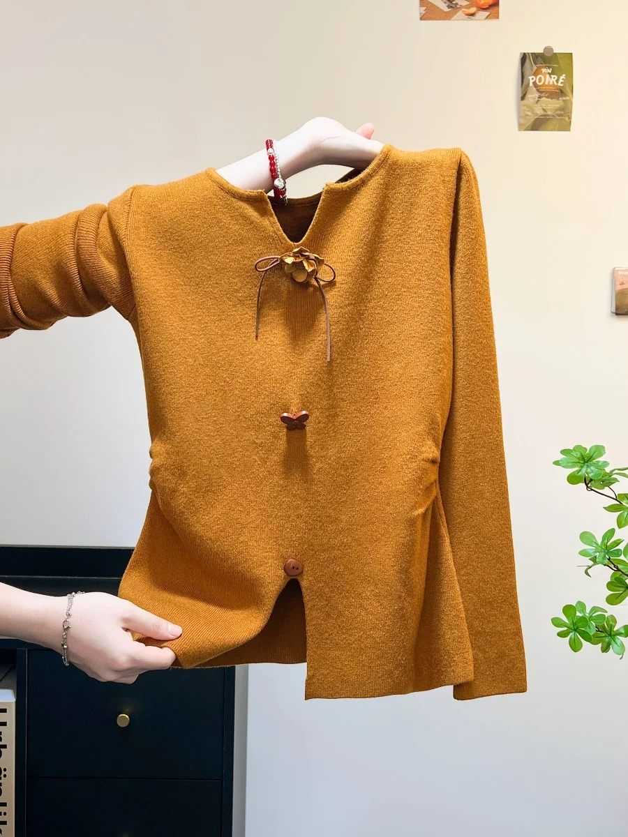 เสื้อสเวตเตอร์ผู้หญิงลายผีเสื้อ แต่งกระดุมไม้สไตล์วินเทจ ทรงเข้ารูป สำหรับฤดูใบไม้ร่วงและฤดูหนาว คุณภาพสูง