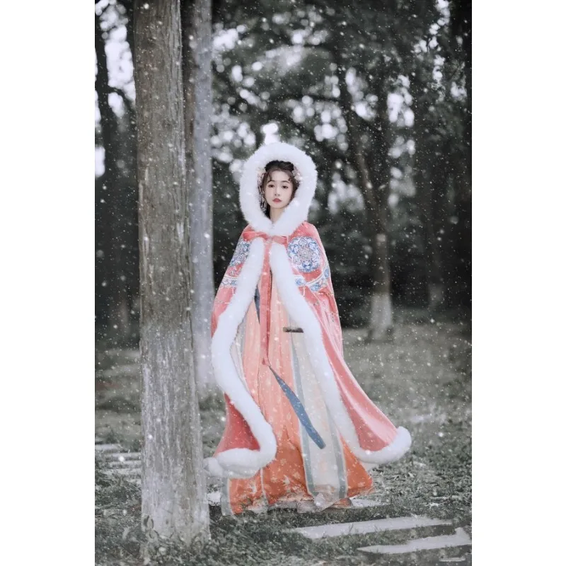 جديد Hanfu Dunhuang على غرار كيب المرأة سميكة الصوف الدفء طويل الصناعة الثقيلة النمط القديم المطرزة الصوف الياقة الرأس