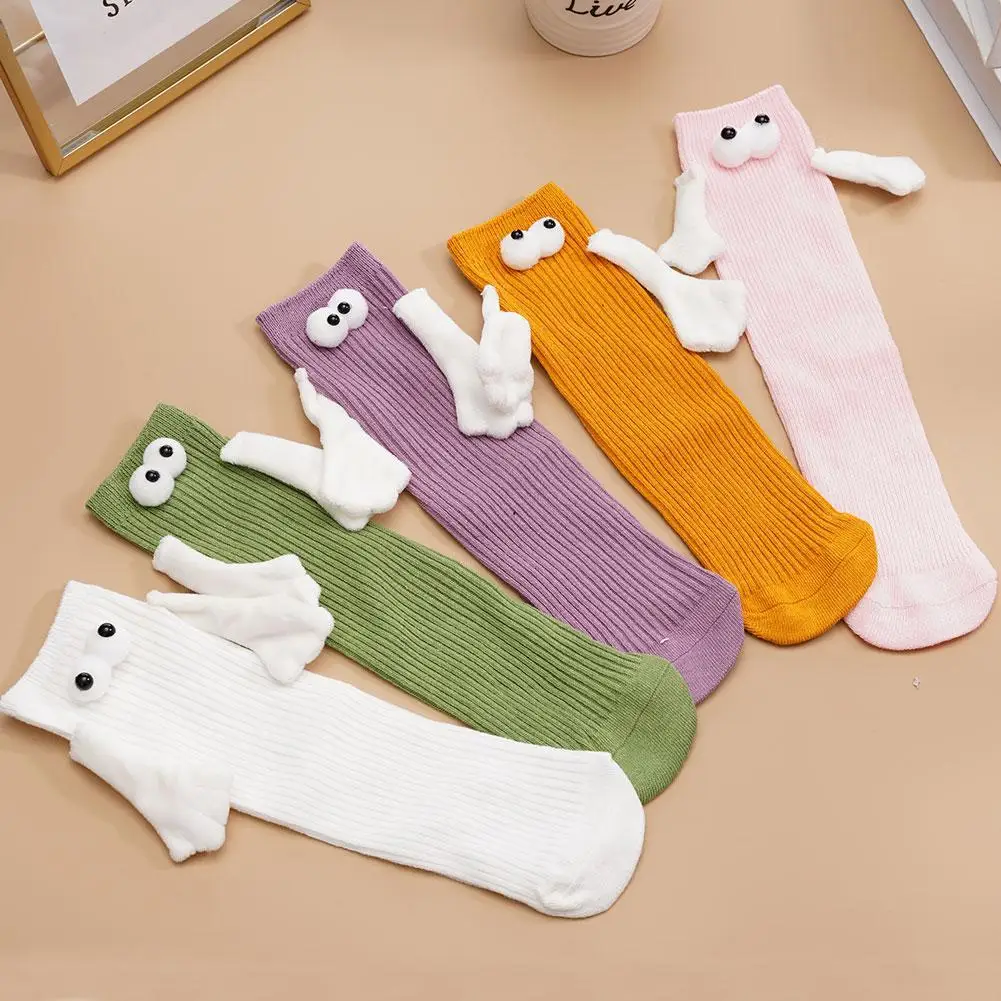 

Magnetic Suction 3D Doll Eyes Sock For Unisex Funny Couple Holding Hands Socks Middle Tube Socks Men And Women Trend Personality