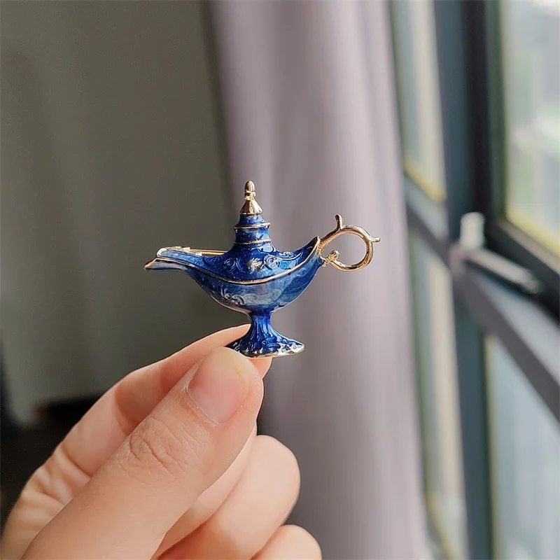 Vintage Exotic Style Magic Lamp Brooch For Women Fashion Creative Glazed Enamel Lapel Pin Female Blouse Metal Collar Pin