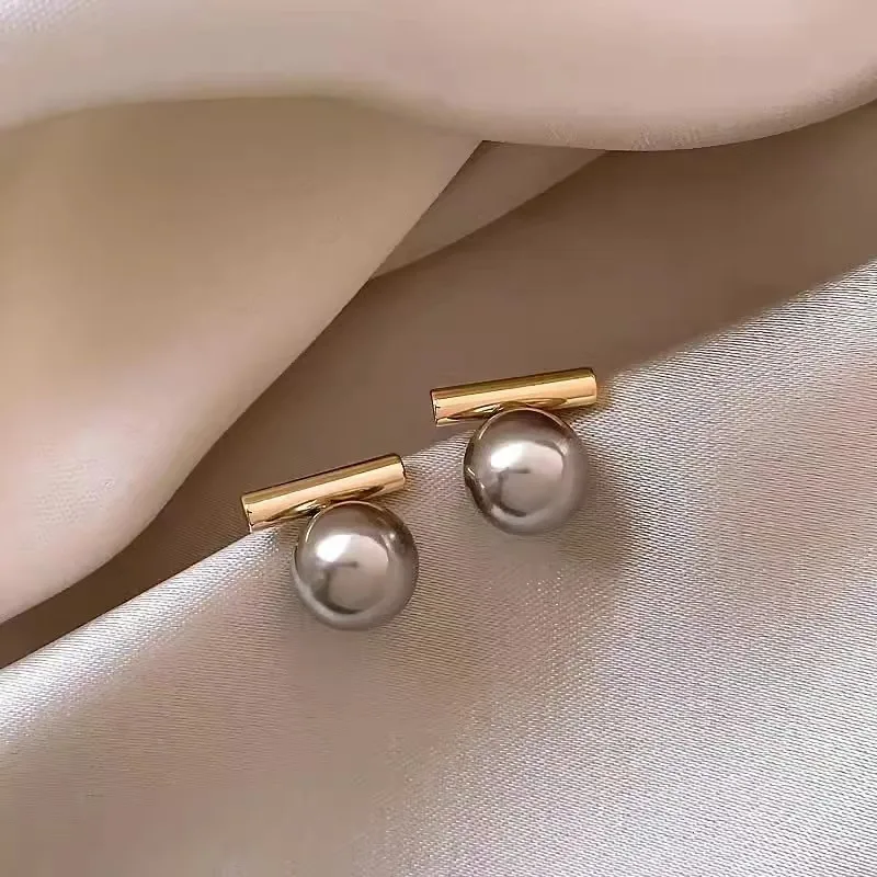 French Imitation Pearl Earrings A Word Metal Studs Retro Simple Temperament Earrings Ins Cold Ear High End Sense Niche Design image 4