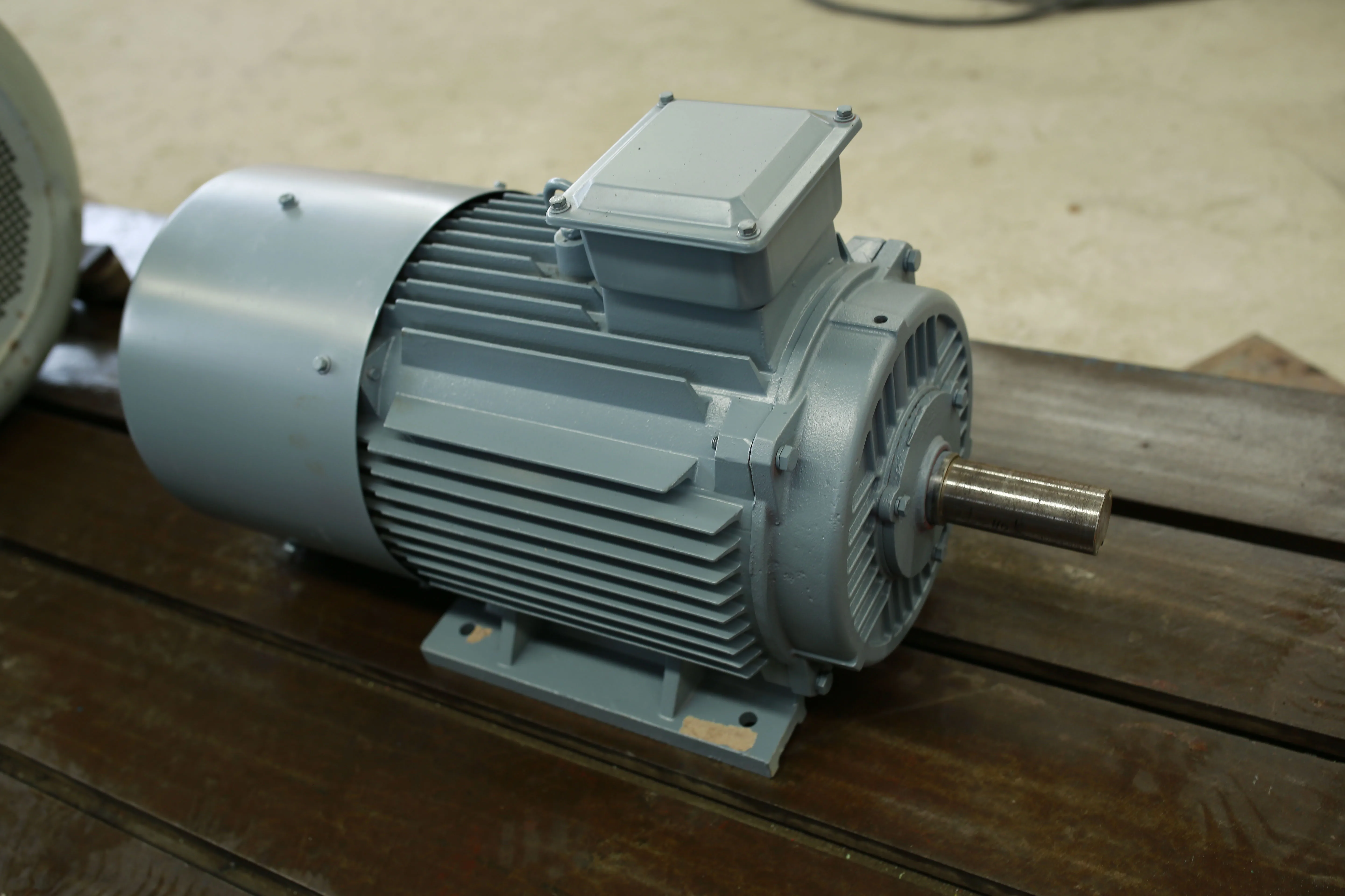Hot Sale Sunshine Power YGDLF-20 20KW 400V 50Hz AC Synchronous Alternator Generator with CE Certification and 3-Year Warranty
