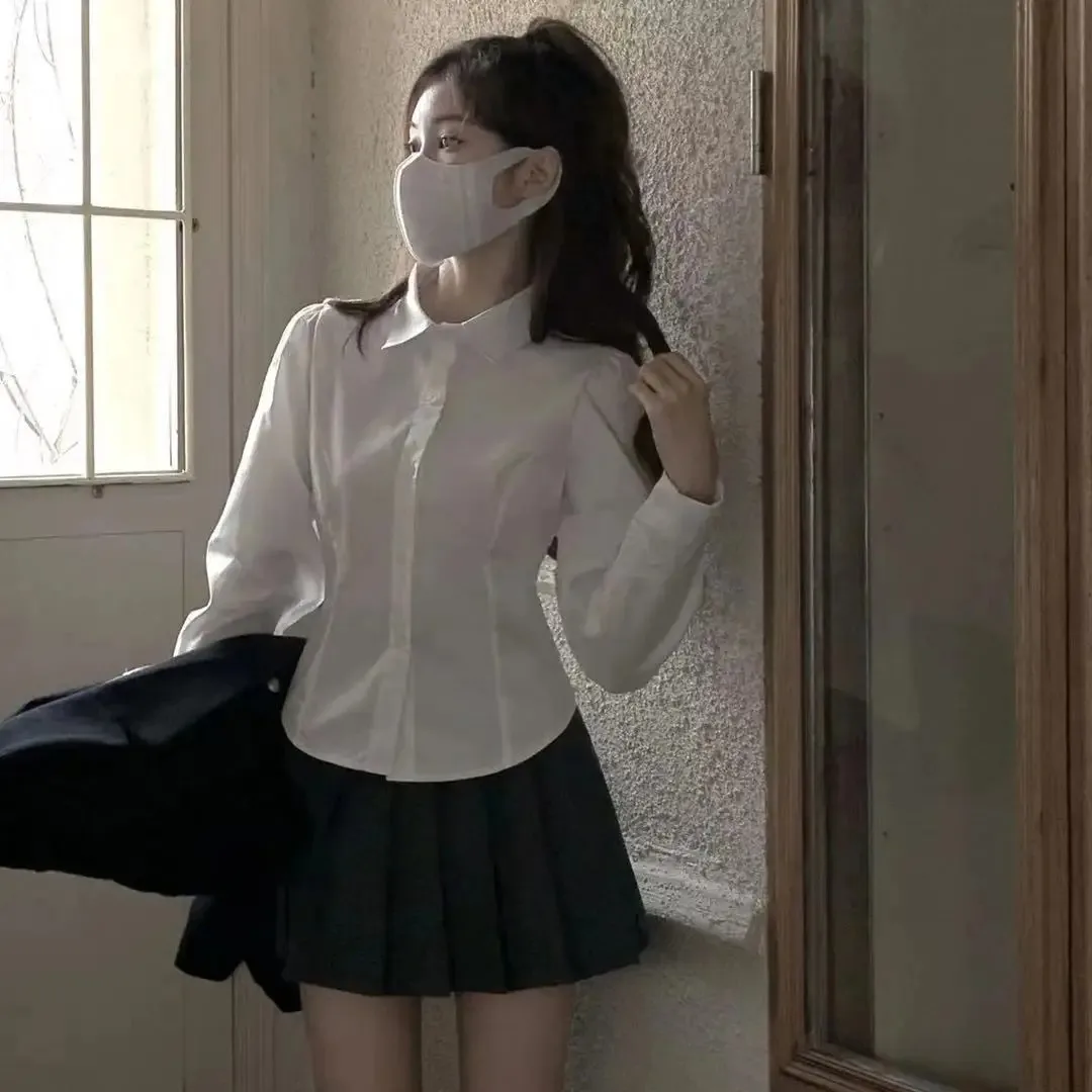 

Белая рубашка, милая, популярная, в консервативном стиле, белая рубашка с длинными рукавами, женская весенне-осенняя тонкая униформа, дизайн рубашки, шикарный дизайн