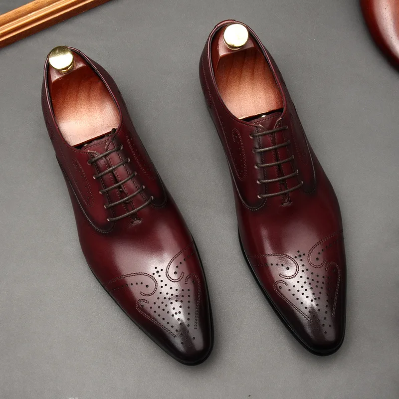 Sapatos masculinos feitos à mão de luxo couro genuíno 2024 moda novo estilo tendência britânica brogues sapatos de negócios de casamento para