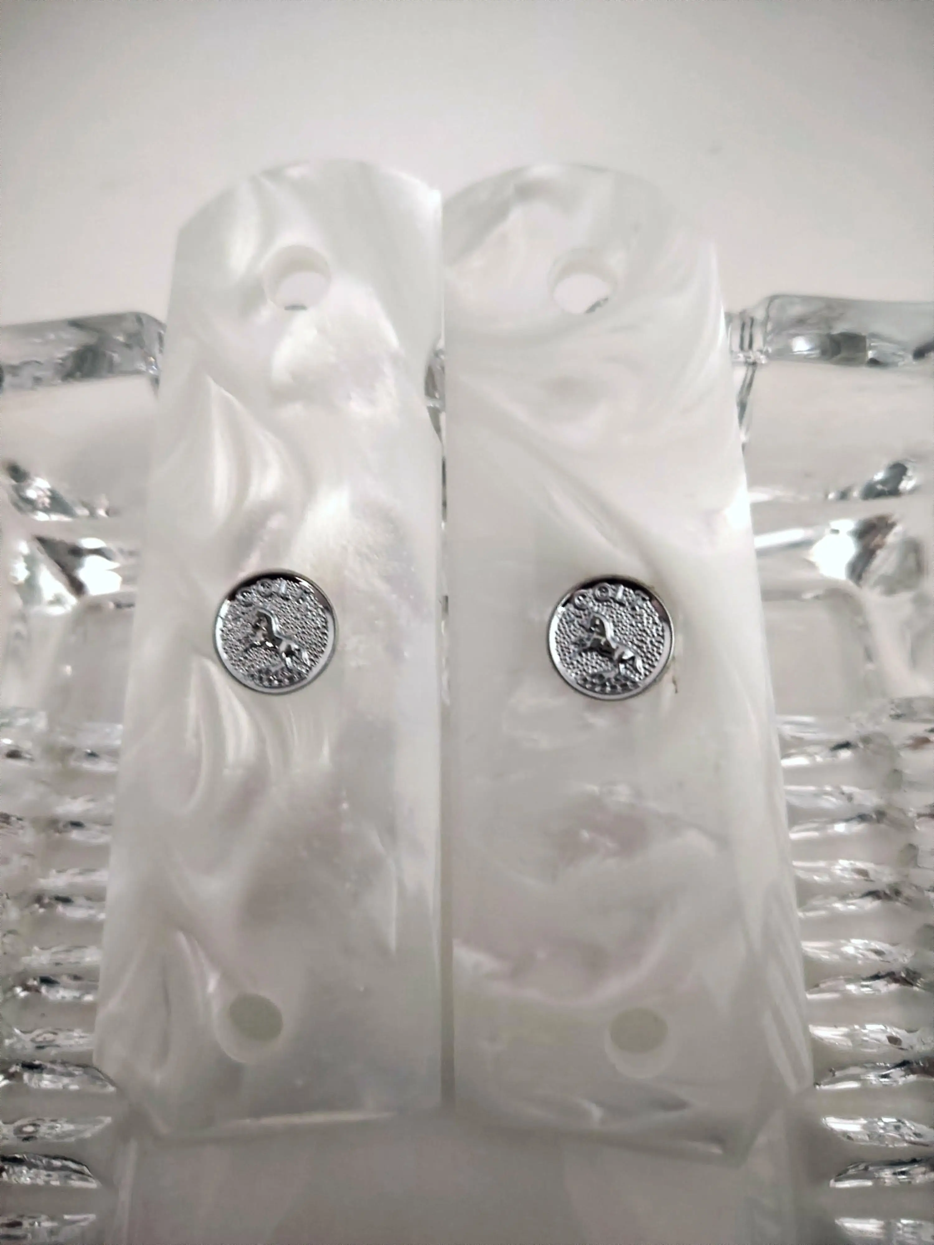 1911 Grips Full Size, White Pearl Silver Colt Medallion, geschikt voor Colt, Kimber, Springfield, Remington, Rock Island, Government Commander