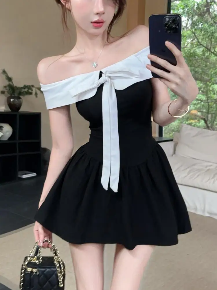 

Retro Women's Black White Patchwork Sexy Club Backless Pleated Mini Dress Summer Pearl Sleeveless Off Shoulder Party Short Dress