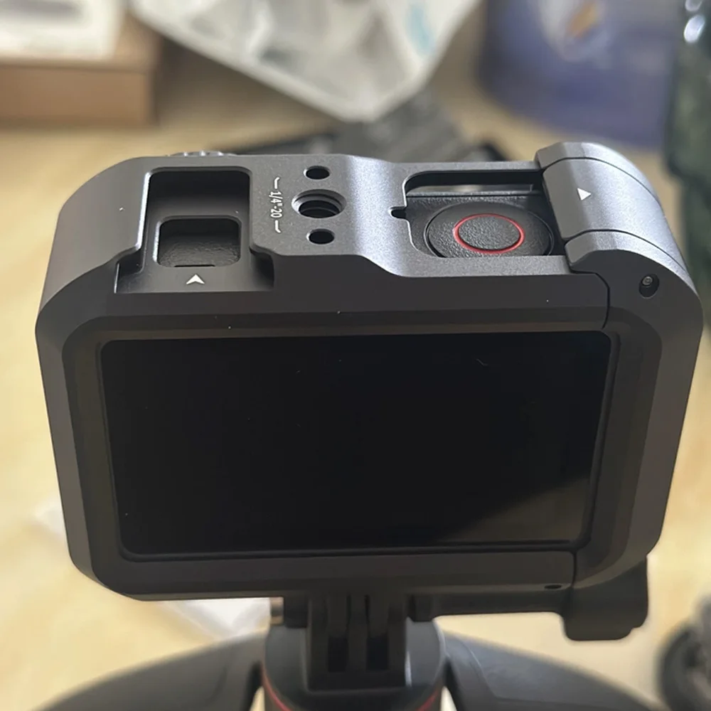 smallrig-osmo-action-6-ケージ-dji-osmo-action-6-アドバンスドエディション用-シリコンレンズカバー付き-リストストラップ付き-コールドシューマウント付き-5887
