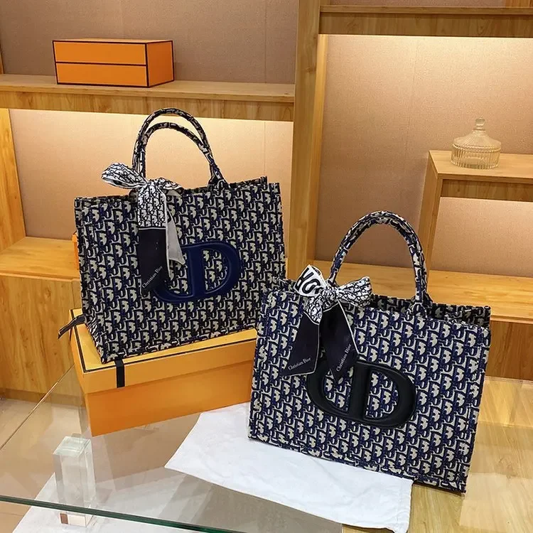 

Spacious Oversized Tote Bag 2026, Women‘s Canvas Shoulder Bag, Versatile Top Handle & Underarm Purse for Daily Use