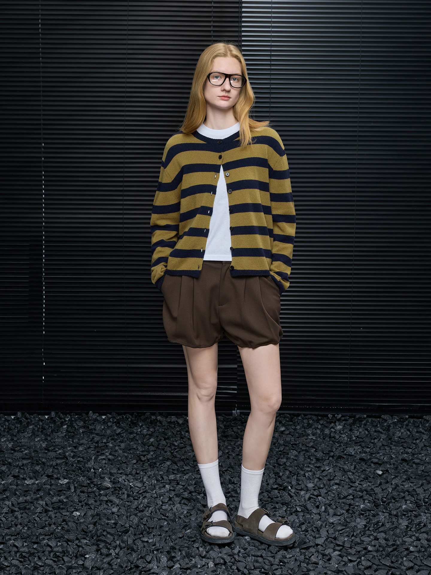 

Вязаный кардиган из чистой шерсти в полоску для женщин, весна 2026: модный, уникальный, красивый, уличный стиль, свободный крой, длинный рукав