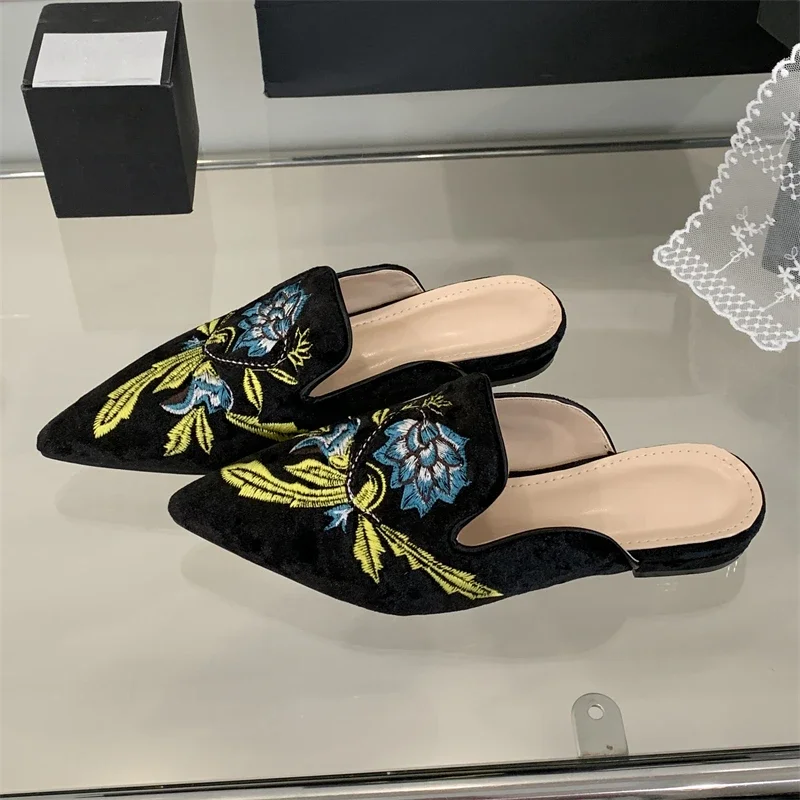 

Eilyken Designer Vintage Embroidery Pointed Toe Mules Slippers Women Fashion Summer Low Heels Casual Party Shoes