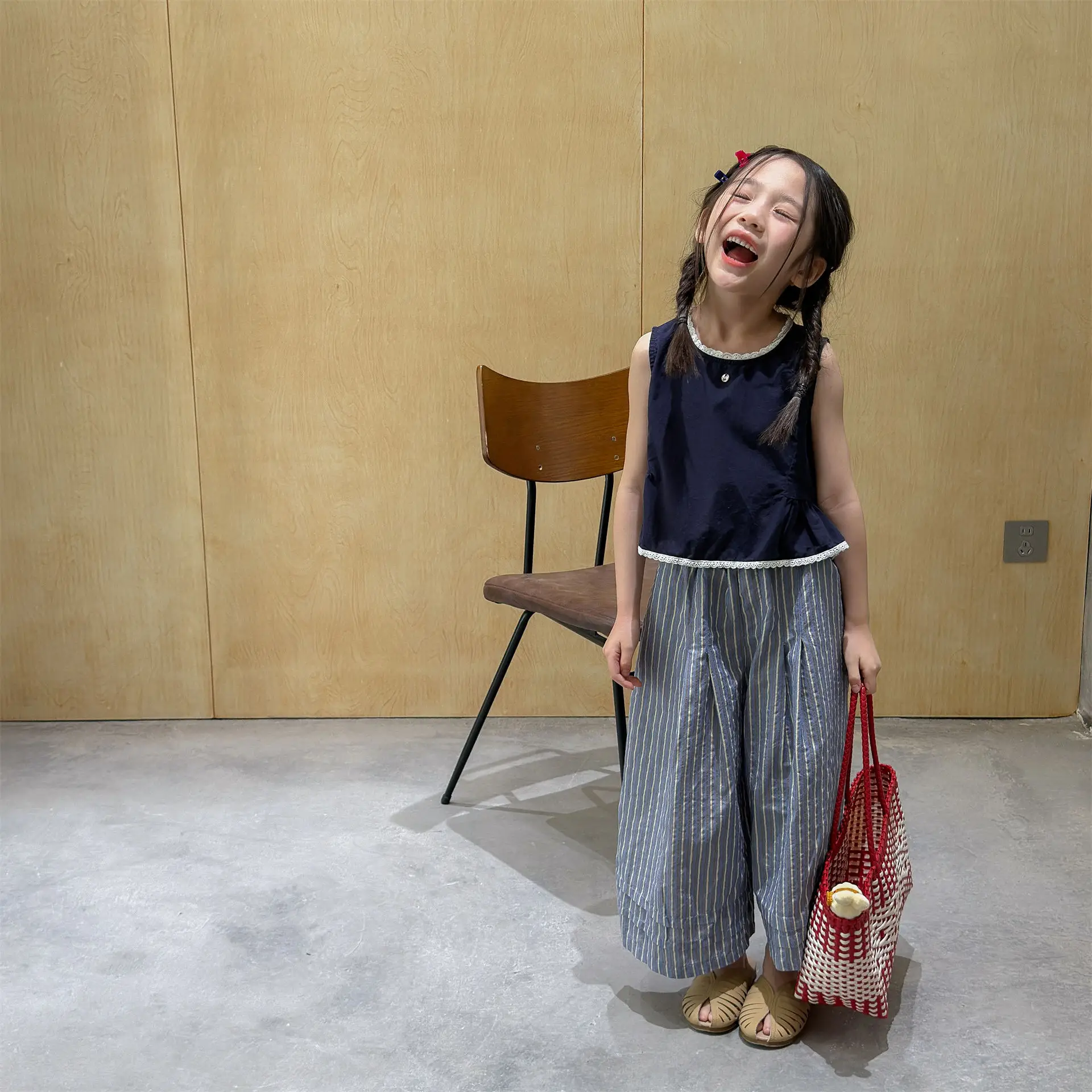 2026 Summer New Arrival Girls Korean Style Lace Sleeveless Blouse Sweet Fashion Casual Summer Clothing for Young Kids - view 4