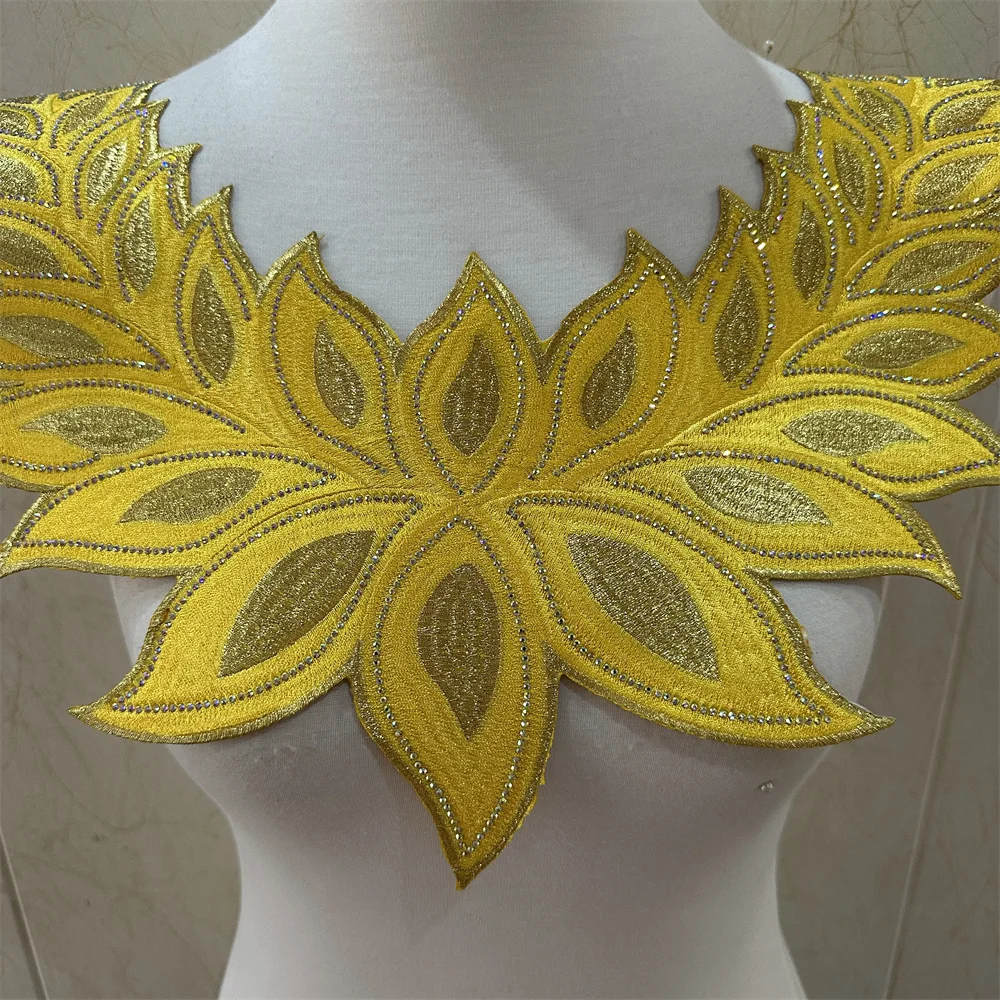 Hot Selling Embroidered Flowers Patches with Rhinestone Iron on Sew on Clothes For Decoration DIY