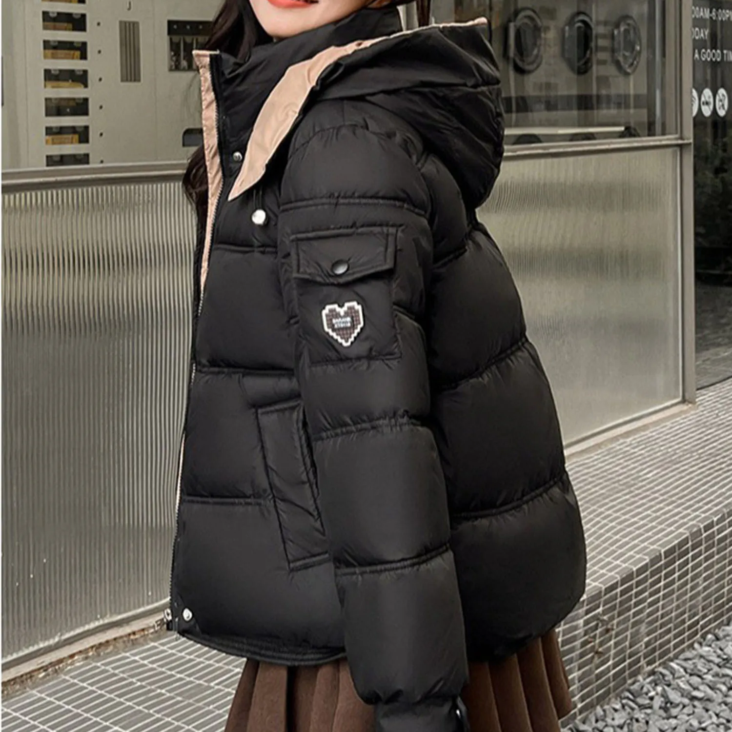 Korean Pink Contrasting Short Down Jacket for Women 2024 New Autumn Winter Jacket Hooded Thick White Duck Down Bread Jacket