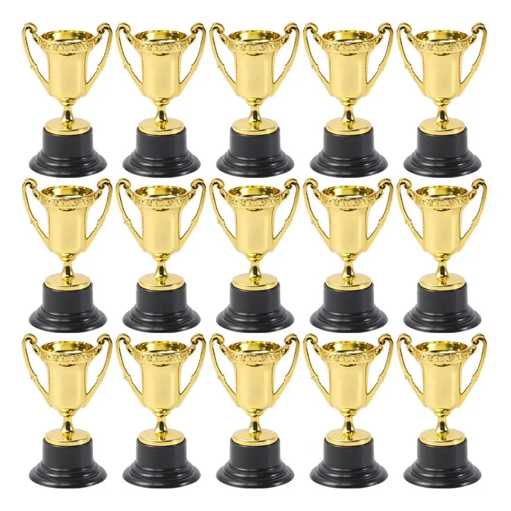 30pcs Mini premio dorato trofeo premi in plastica premi Decor bambini ricompensa giocattoli regalo piccoli trofeo trofeo giocattoli con Base nera