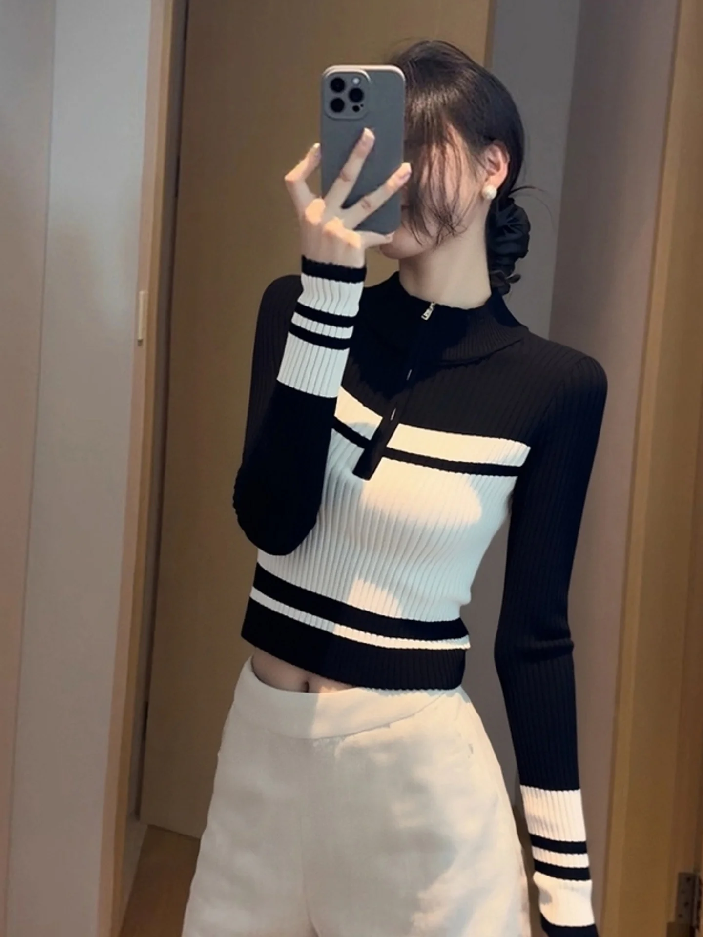 シックなニット長袖セーター快適なベースレイヤーシャツ韓国スタイル通勤ファッショナブルなトップ冬シーズン婦人服