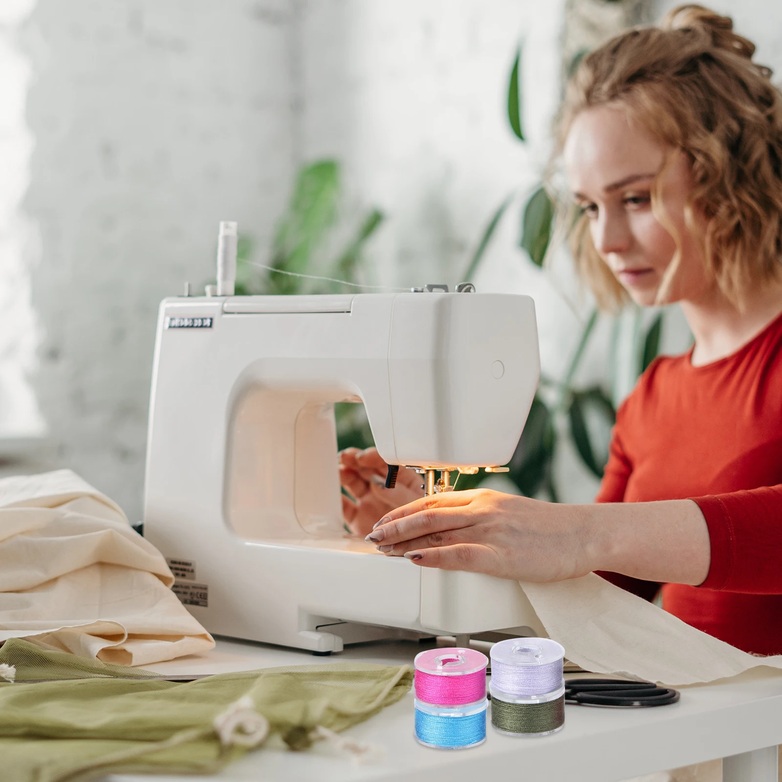 

36pcs 36 Bobbins 36 Colors Sewing Threads Standard Spindle Translucent Case Organizer High Quality Thread Storage