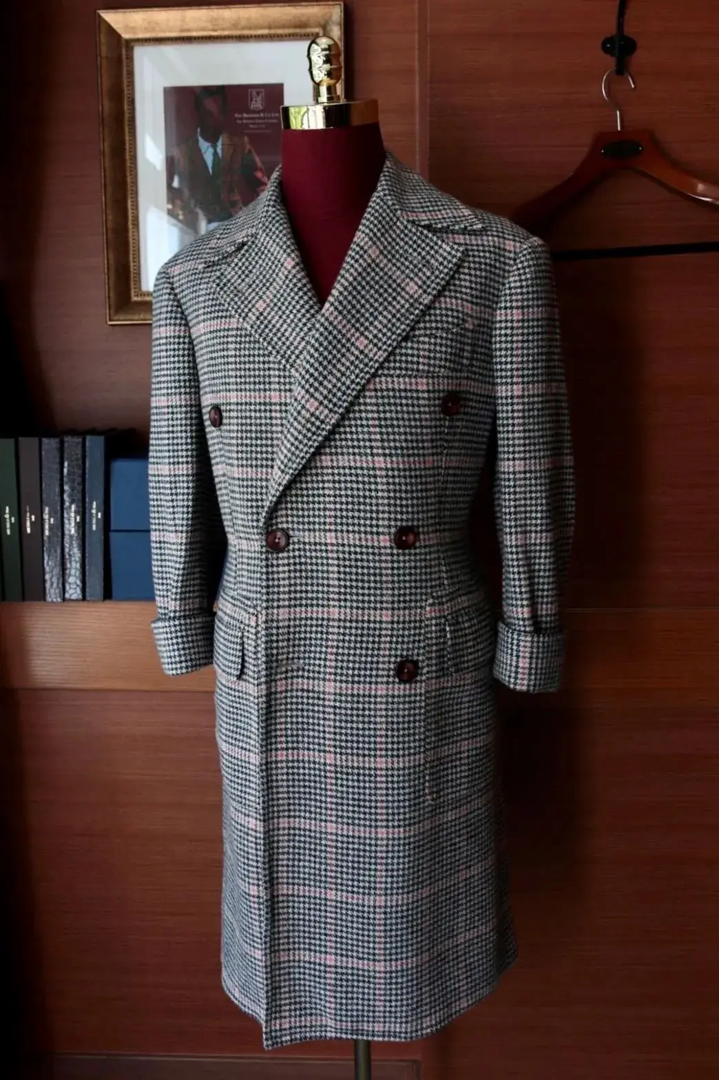 Customized Wool Plaid Check Men Long Coat Winter Warm Double Breasted Groom Party Prom Jacket Business Wear Outfit One Piece